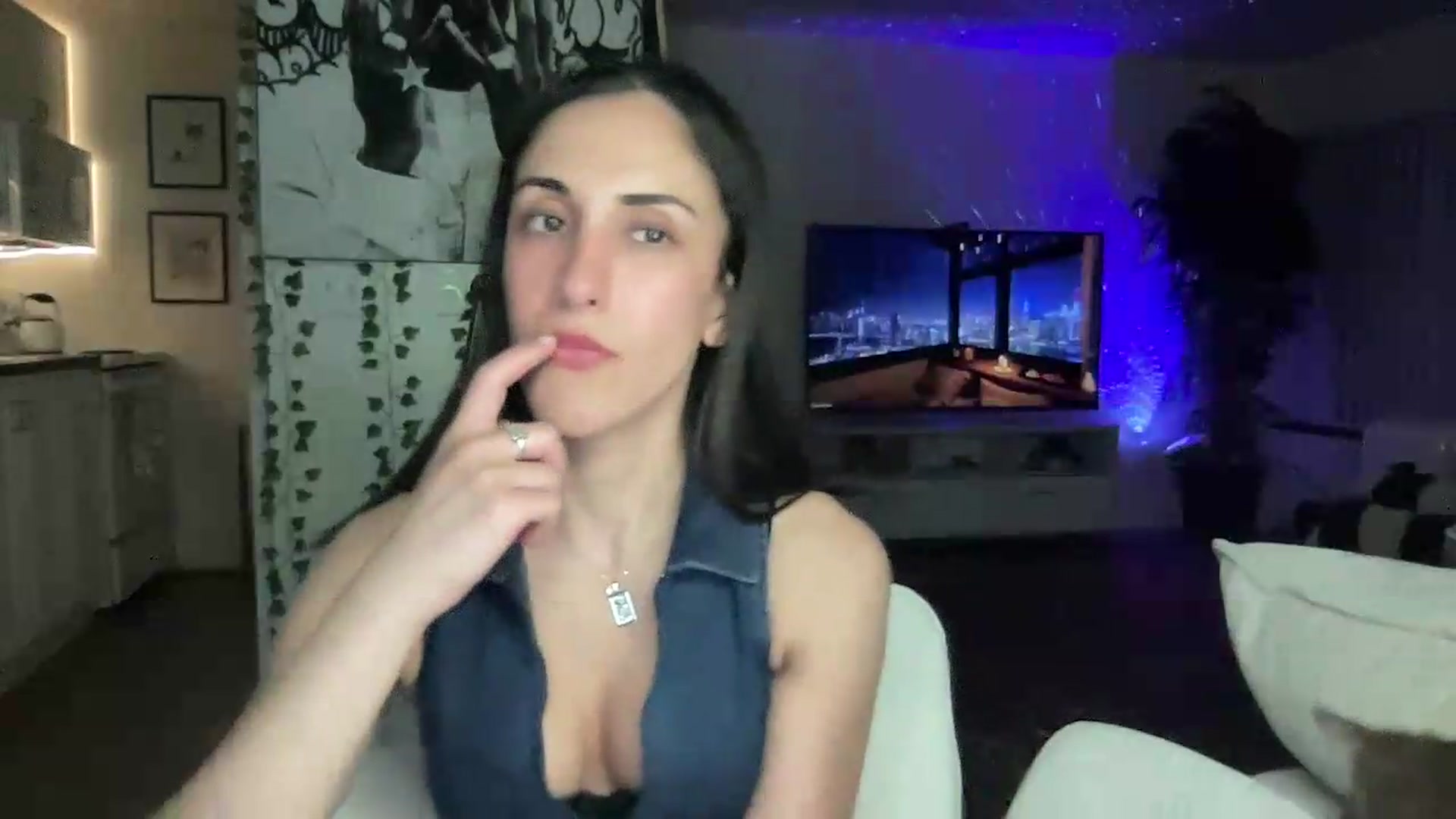 Gallery image thumbnail from LittlePersian's myfreecams stream on, 06/14/2026, 09:28 image 11 of 20