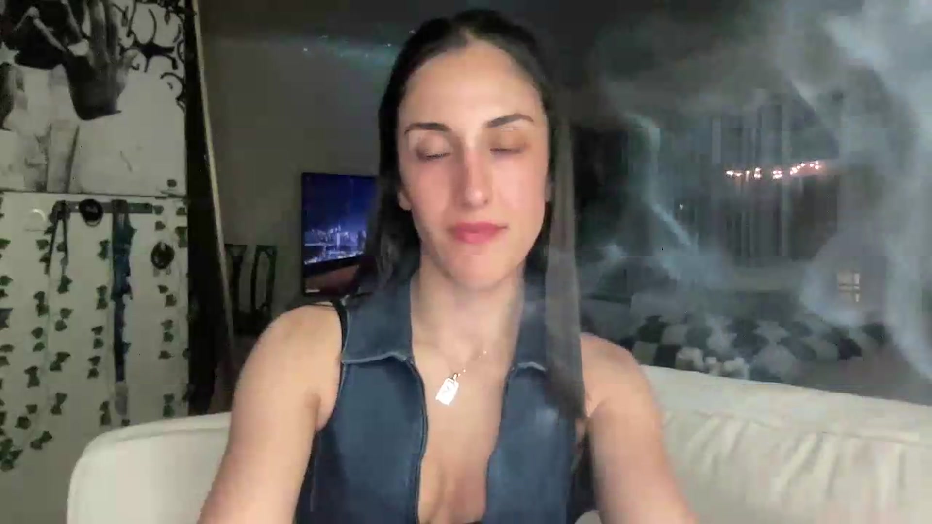 Gallery image thumbnail from LittlePersian's myfreecams stream on, 06/14/2026, 10:33 image 3 of 20