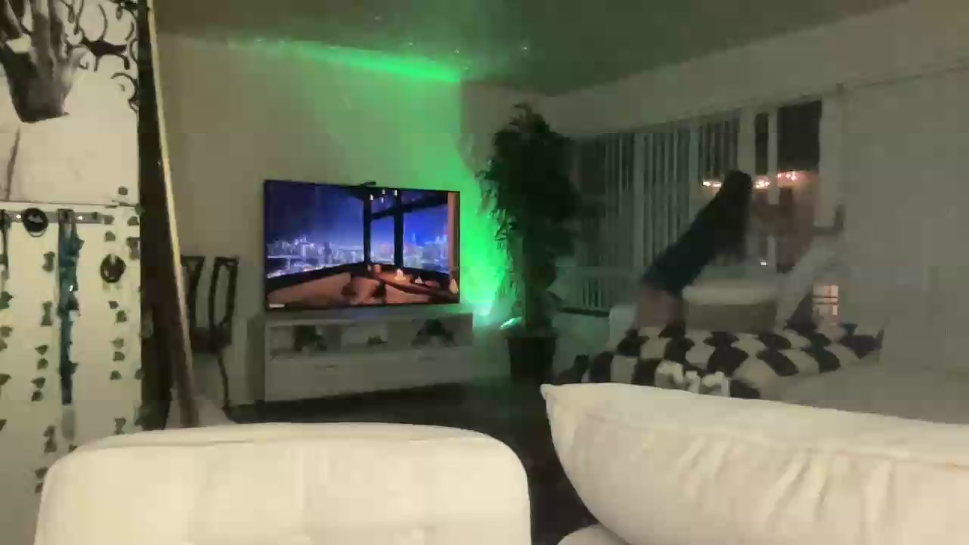 Gallery image thumbnail from LittlePersian's myfreecams stream on, 06/14/2026, 10:33 image 1 of 20