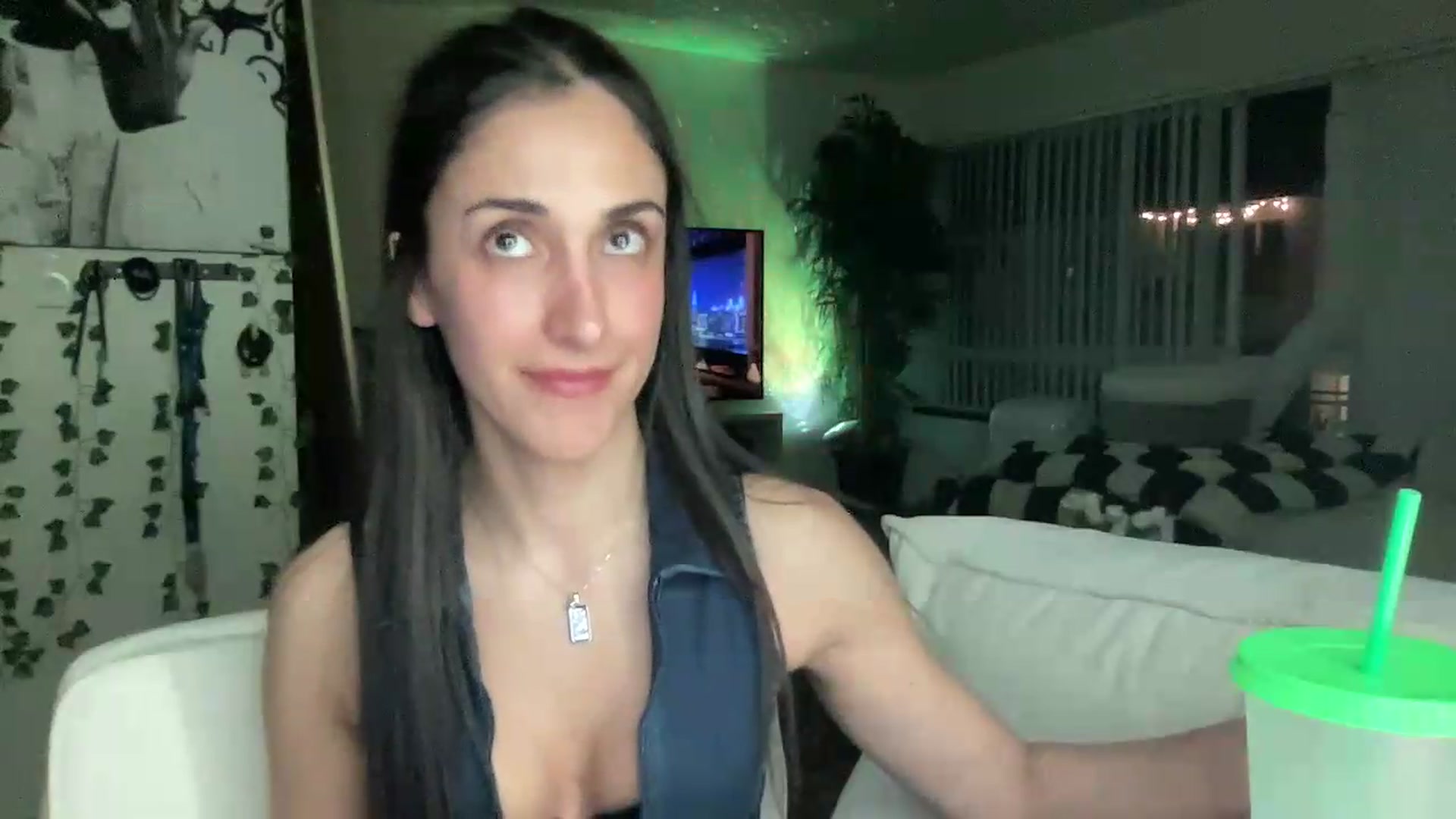 Gallery image thumbnail from LittlePersian's myfreecams stream on, 06/14/2026, 10:33 image 9 of 20