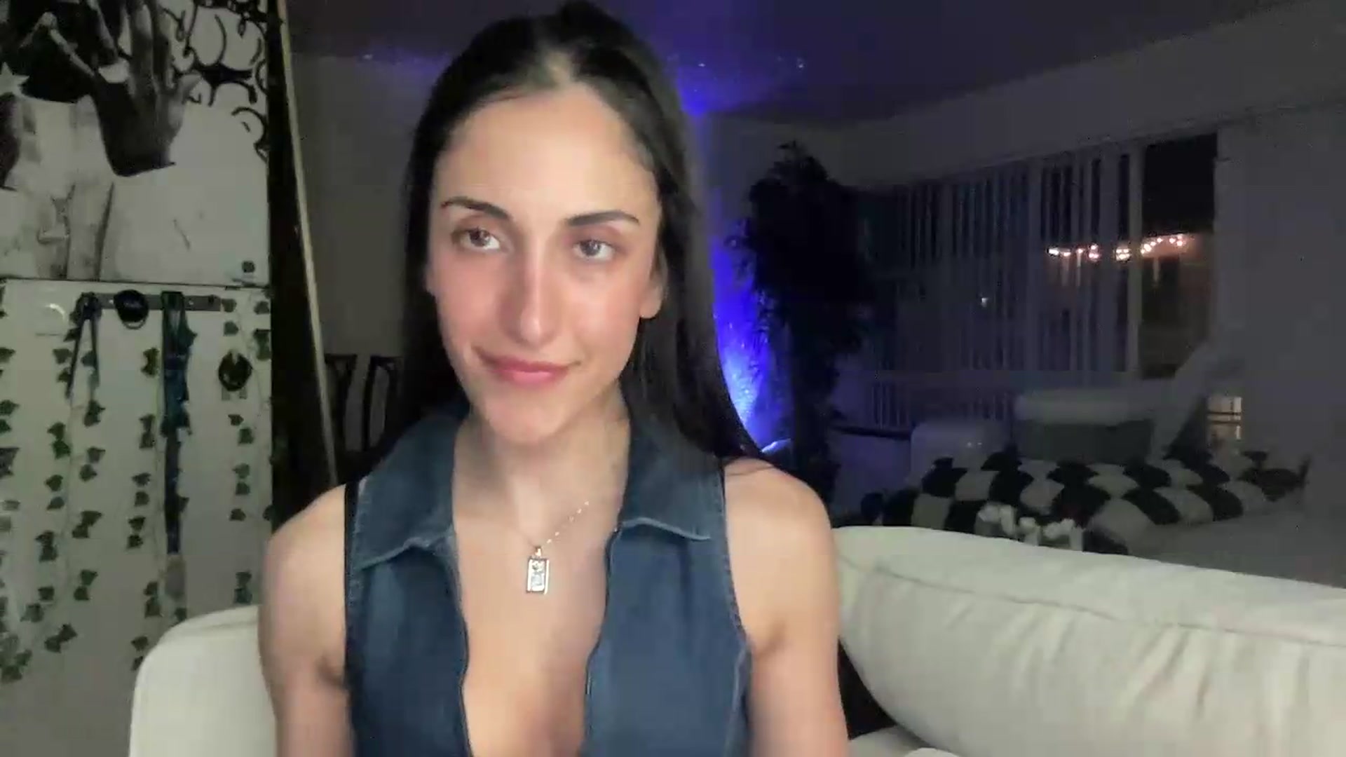 Gallery image thumbnail from LittlePersian's myfreecams stream on, 06/14/2026, 10:33 image 5 of 20