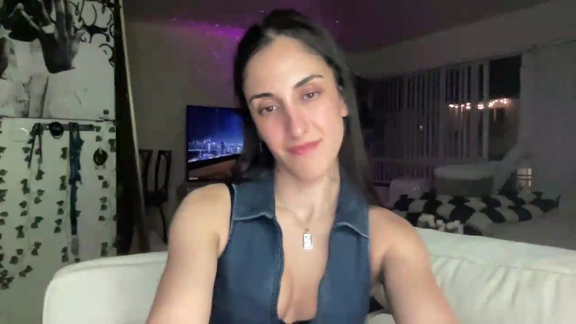 Gallery image thumbnail from LittlePersian's myfreecams stream on, 06/14/2026, 10:33 image 7 of 20