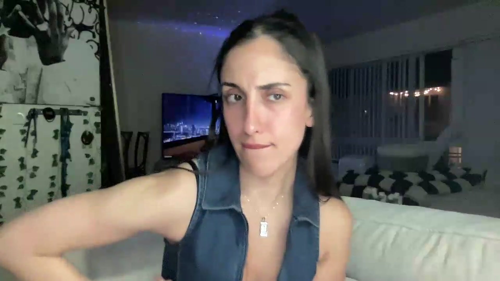 Gallery image thumbnail from LittlePersian's myfreecams stream on, 06/14/2026, 10:33 image 8 of 20
