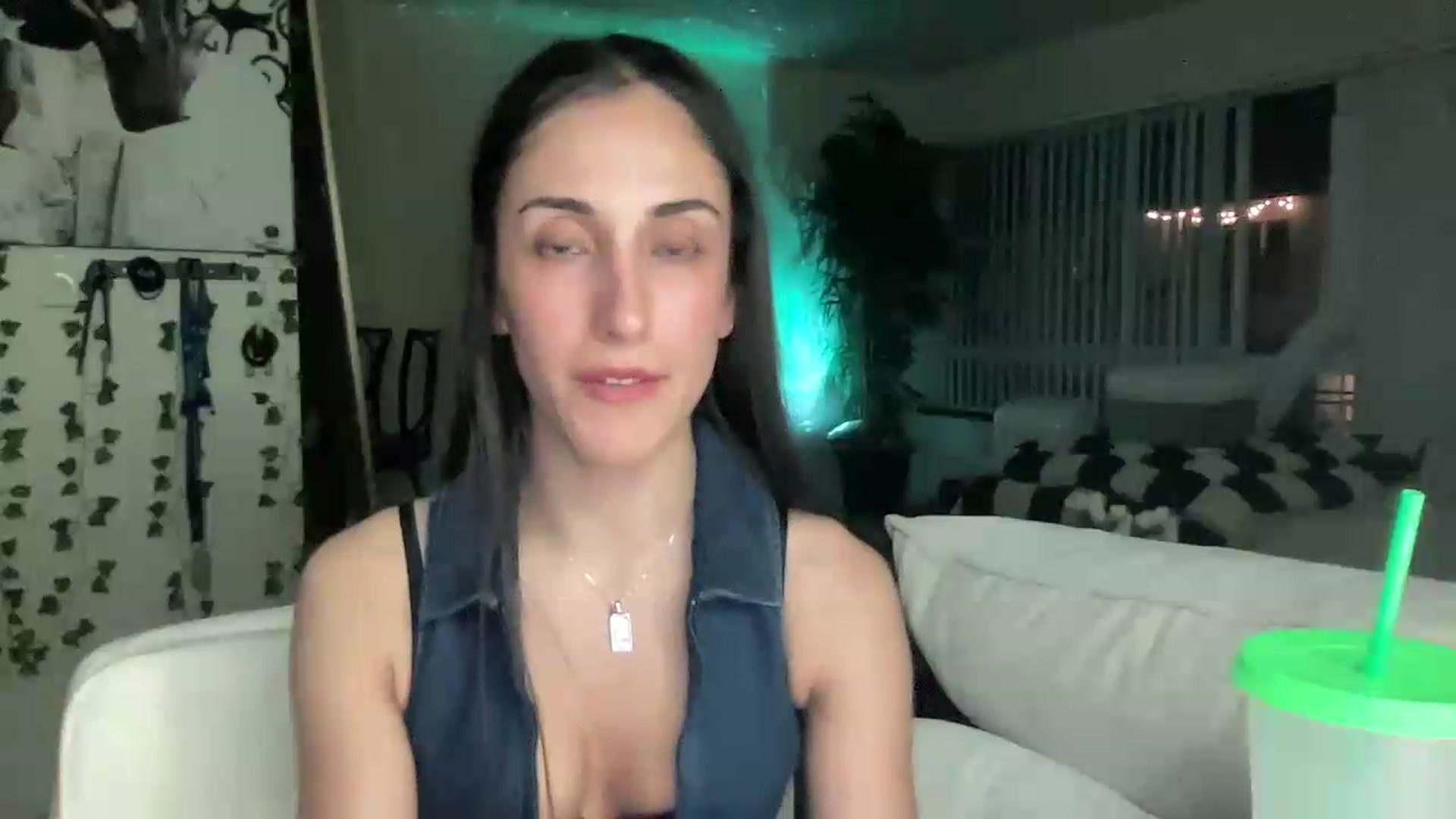 Gallery image thumbnail from LittlePersian's myfreecams stream on, 06/14/2026, 10:33 image 11 of 20