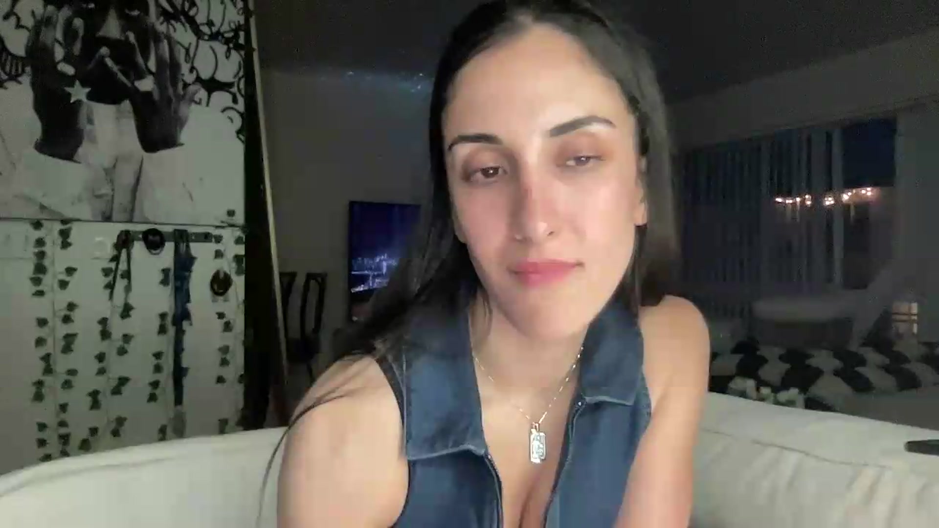 Gallery image thumbnail from LittlePersian's myfreecams stream on, 06/14/2026, 11:24 image 17 of 20
