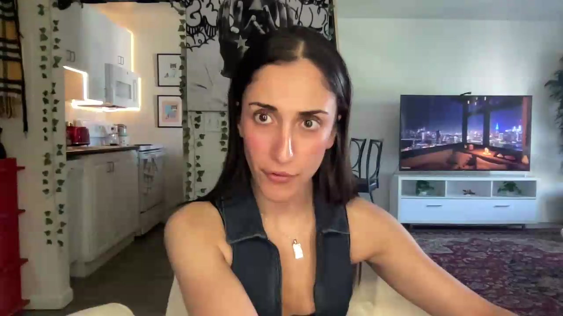 Gallery image thumbnail from LittlePersian's myfreecams stream on, 06/14/2026, 16:17 image 2 of 20