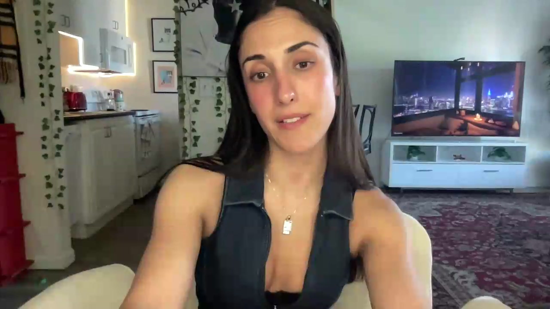 Gallery image thumbnail from LittlePersian's myfreecams stream on, 06/14/2026, 16:17 image 5 of 20