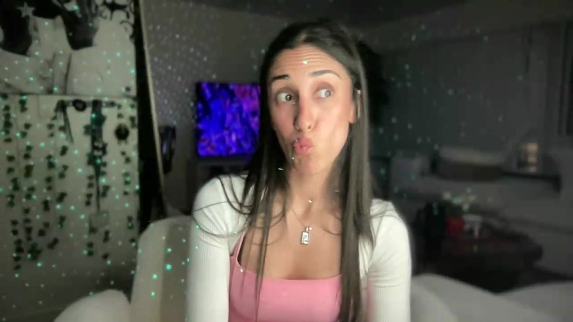 Gallery image thumbnail from LittlePersian's myfreecams stream on, 07/12/2026, 09:36 image 4 of 20