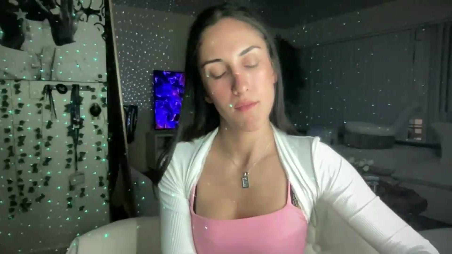 Gallery image thumbnail from LittlePersian's myfreecams stream on, 07/12/2026, 10:01 image 10 of 20