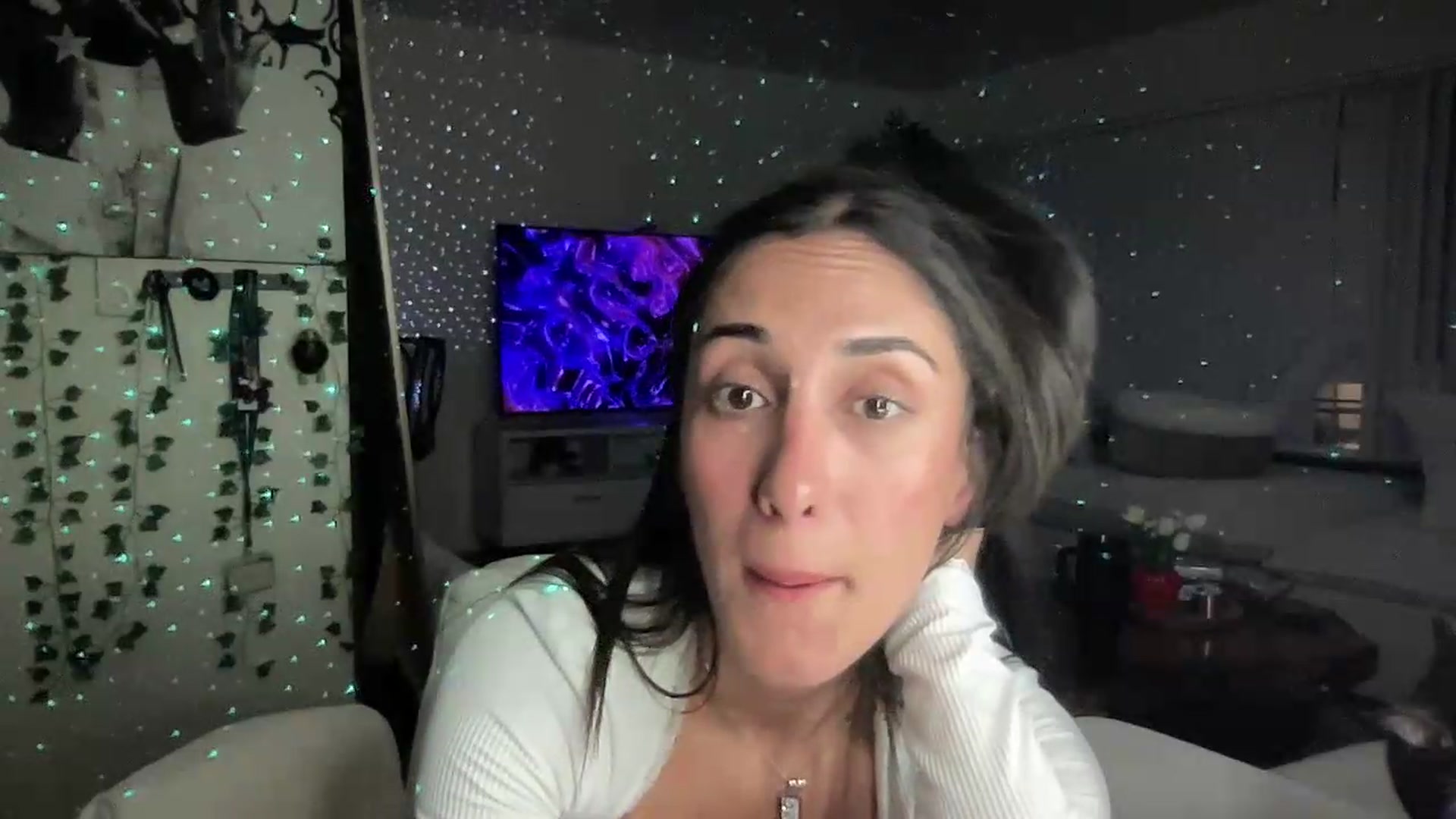 Gallery image thumbnail from LittlePersian's myfreecams stream on, 07/12/2026, 10:01 image 20 of 20