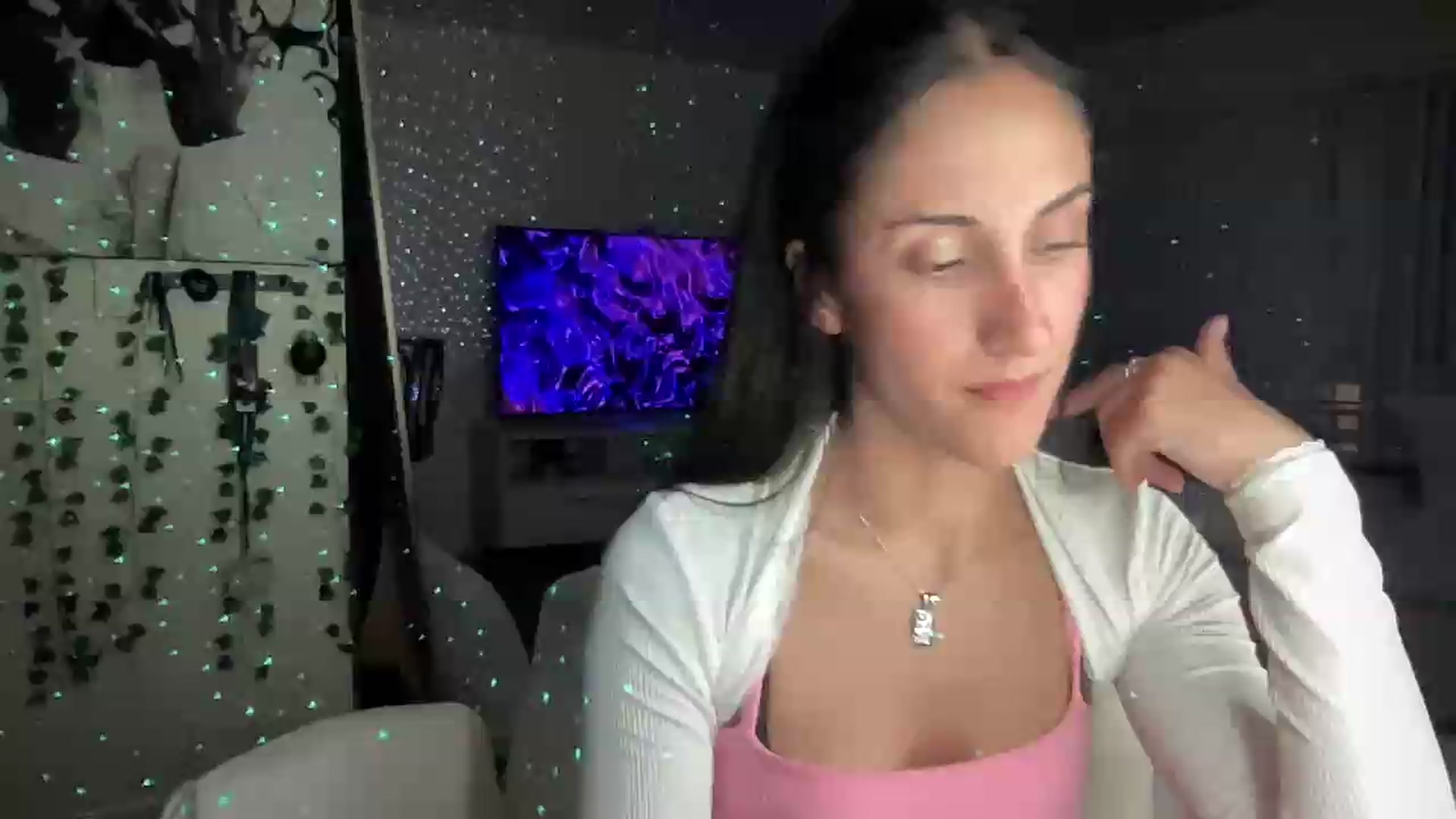 Gallery image thumbnail from LittlePersian's myfreecams stream on, 07/12/2026, 10:01 image 8 of 20