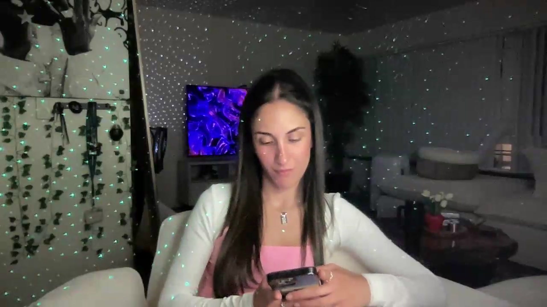 Gallery image thumbnail from LittlePersian's myfreecams stream on, 07/12/2026, 10:01 image 16 of 20