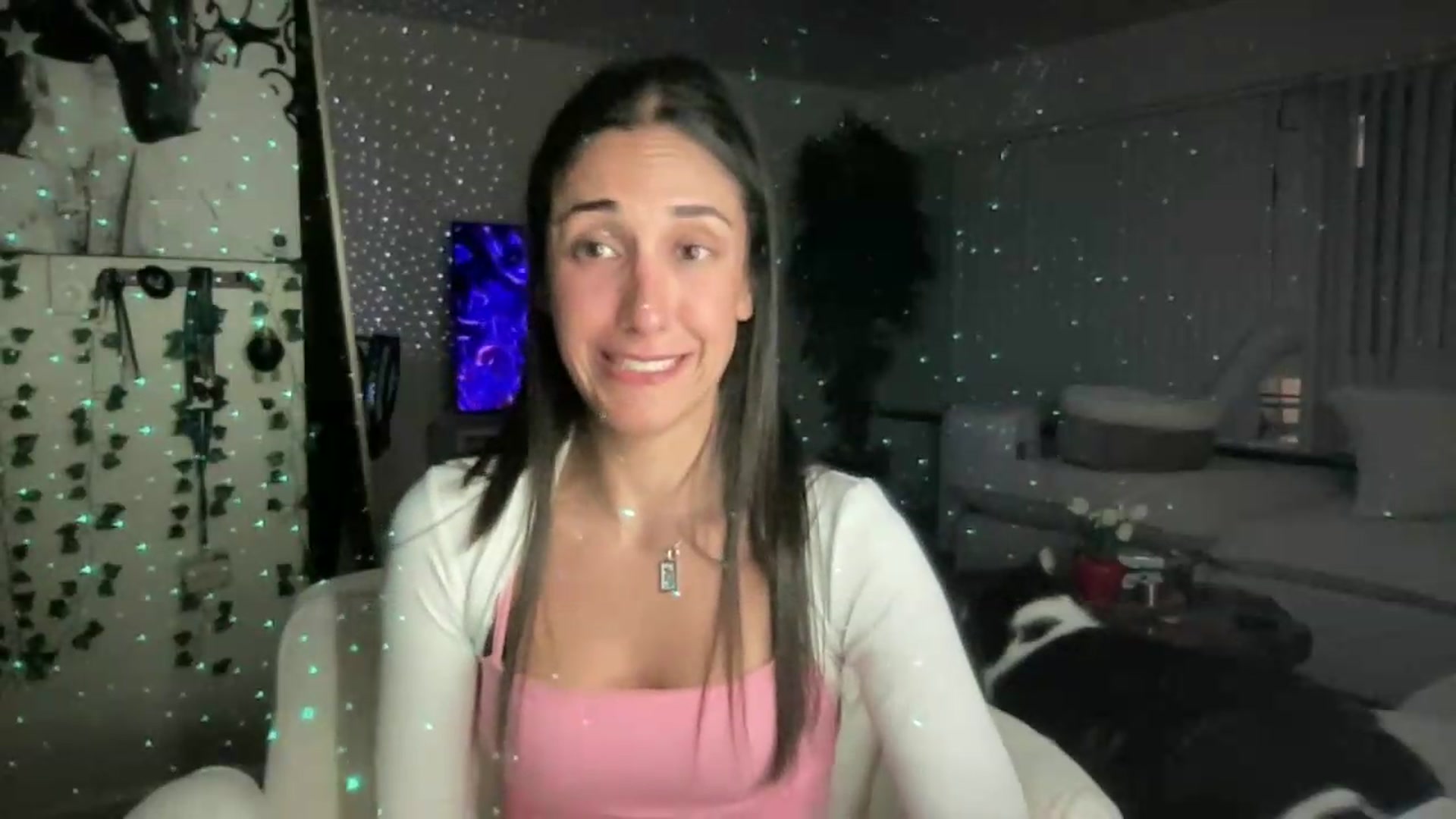Gallery image thumbnail from LittlePersian's myfreecams stream on, 07/12/2026, 10:50 image 3 of 20