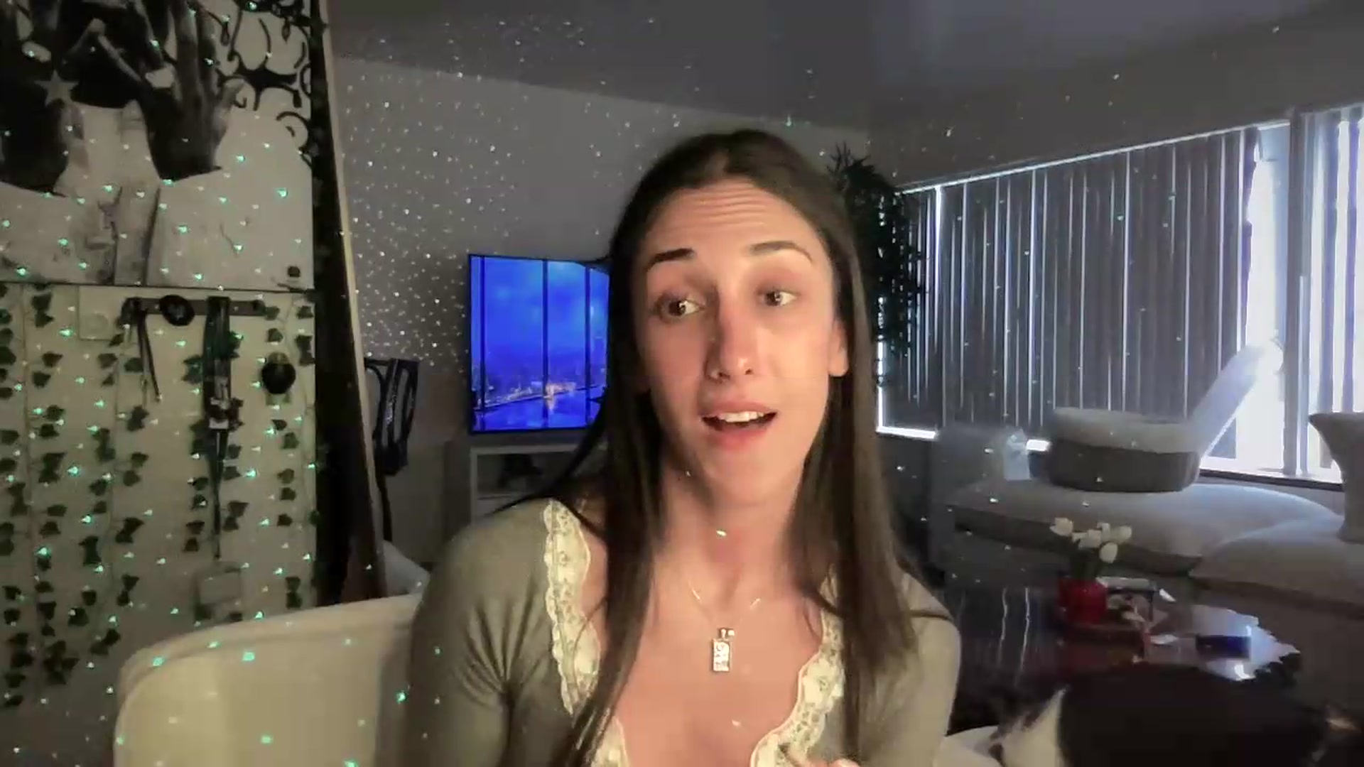 Gallery image thumbnail from LittlePersian's myfreecams stream on, 07/12/2026, 13:30 image 18 of 20