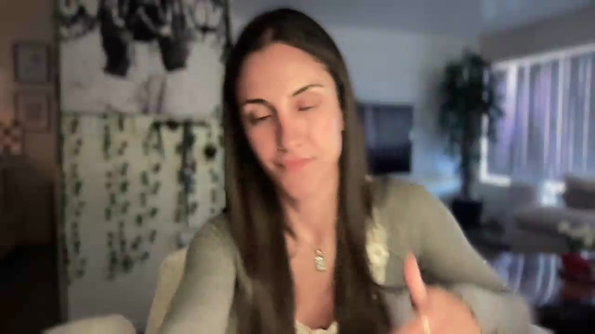 Gallery image thumbnail from LittlePersian's myfreecams stream on, 07/12/2026, 18:01 image 14 of 20