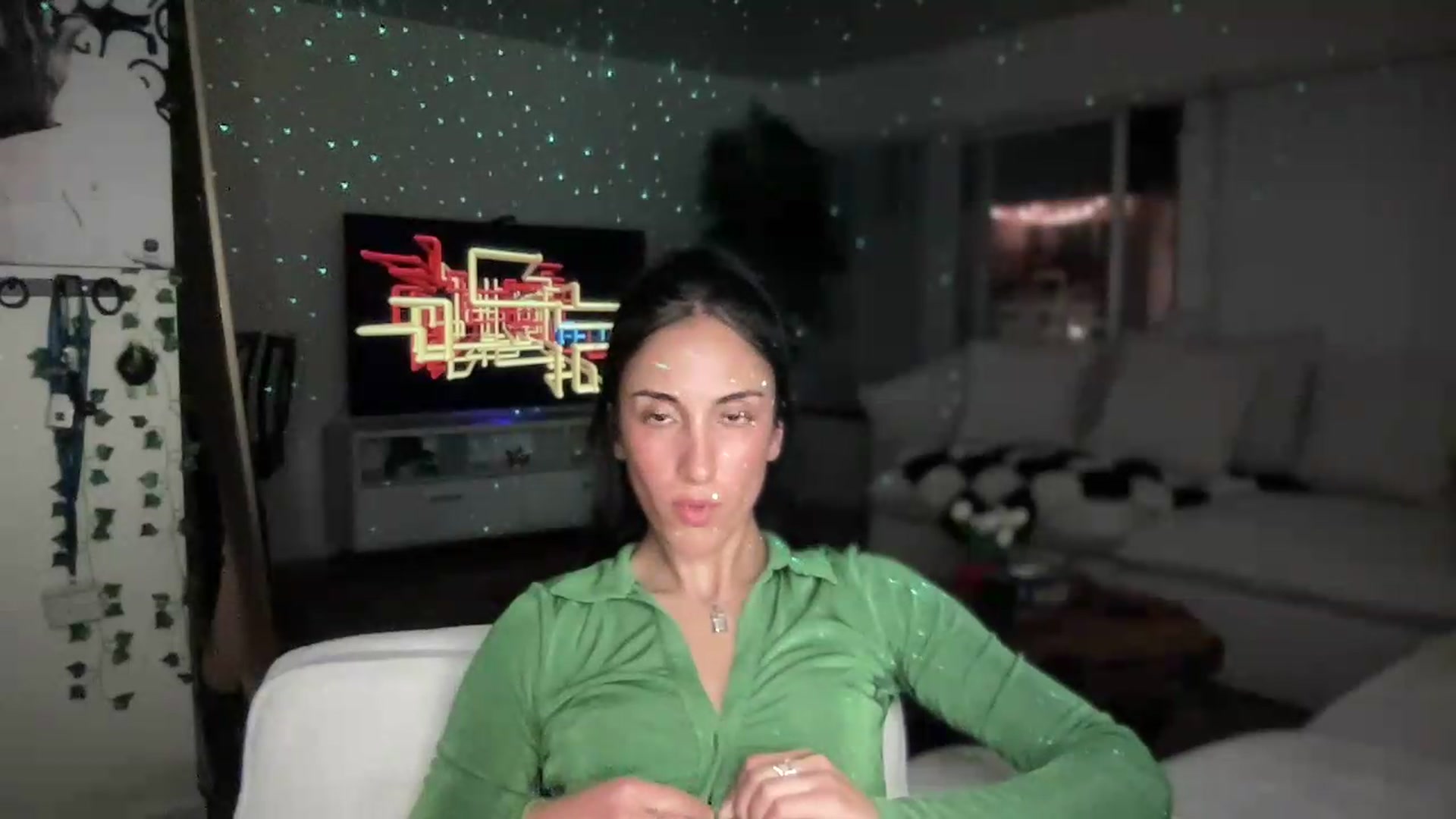 Gallery image thumbnail from LittlePersian's myfreecams stream on, 07/19/2026, 08:28 image 13 of 20