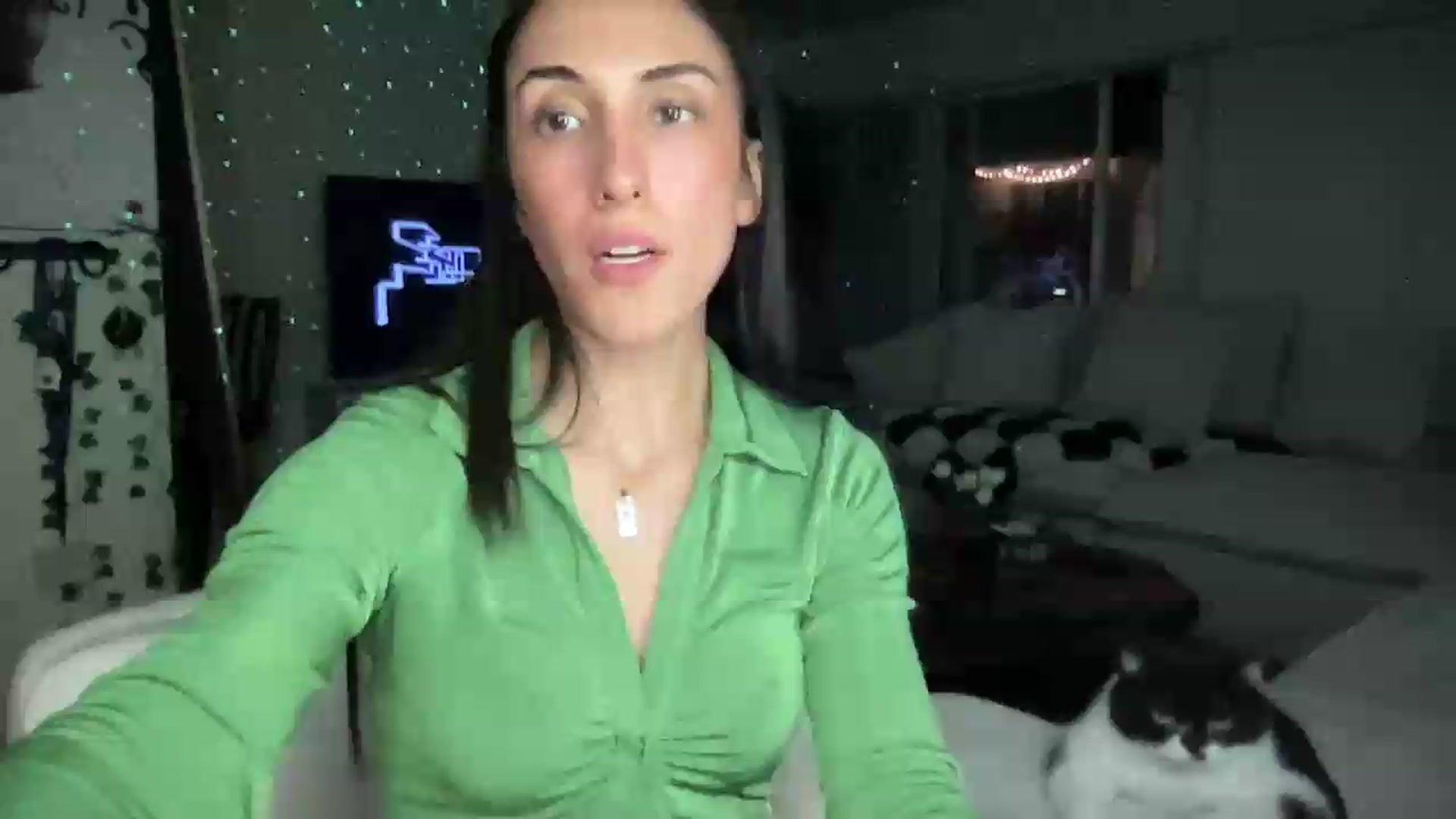 Gallery image thumbnail from LittlePersian's myfreecams stream on, 07/19/2026, 09:39 image 1 of 20