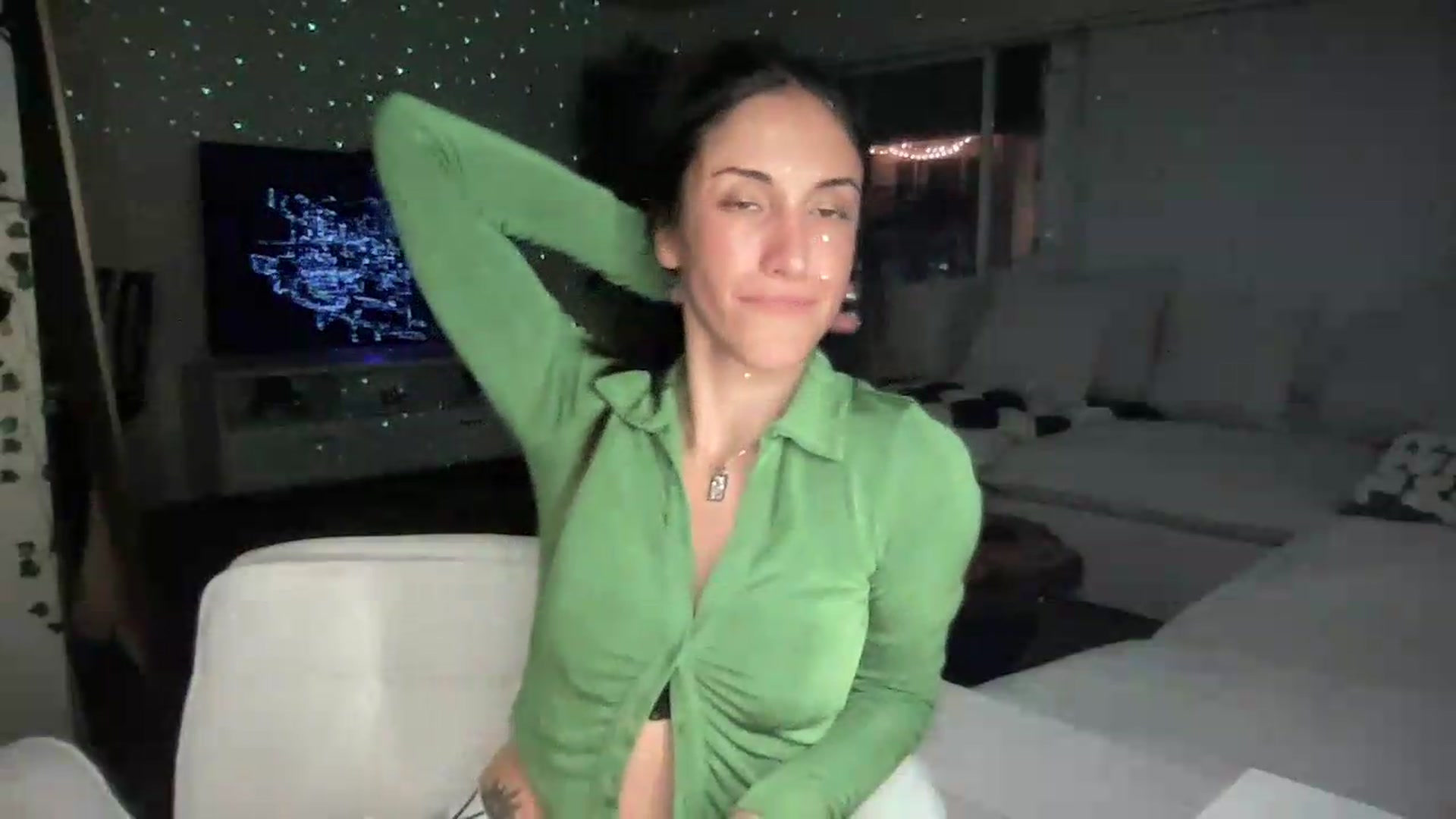 Gallery image thumbnail from LittlePersian's myfreecams stream on, 07/19/2026, 10:31 image 16 of 20