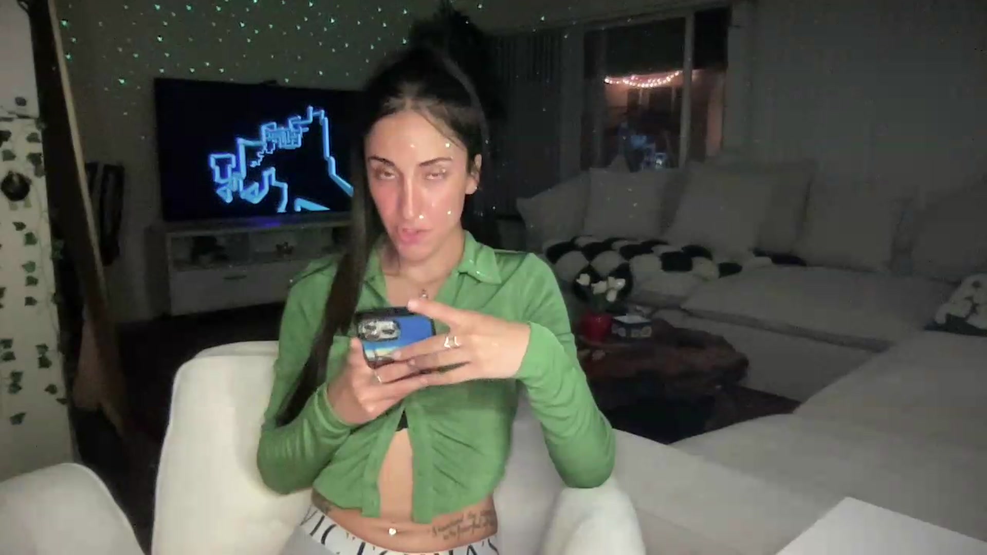 Gallery image thumbnail from LittlePersian's myfreecams stream on, 07/19/2026, 10:31 image 14 of 20