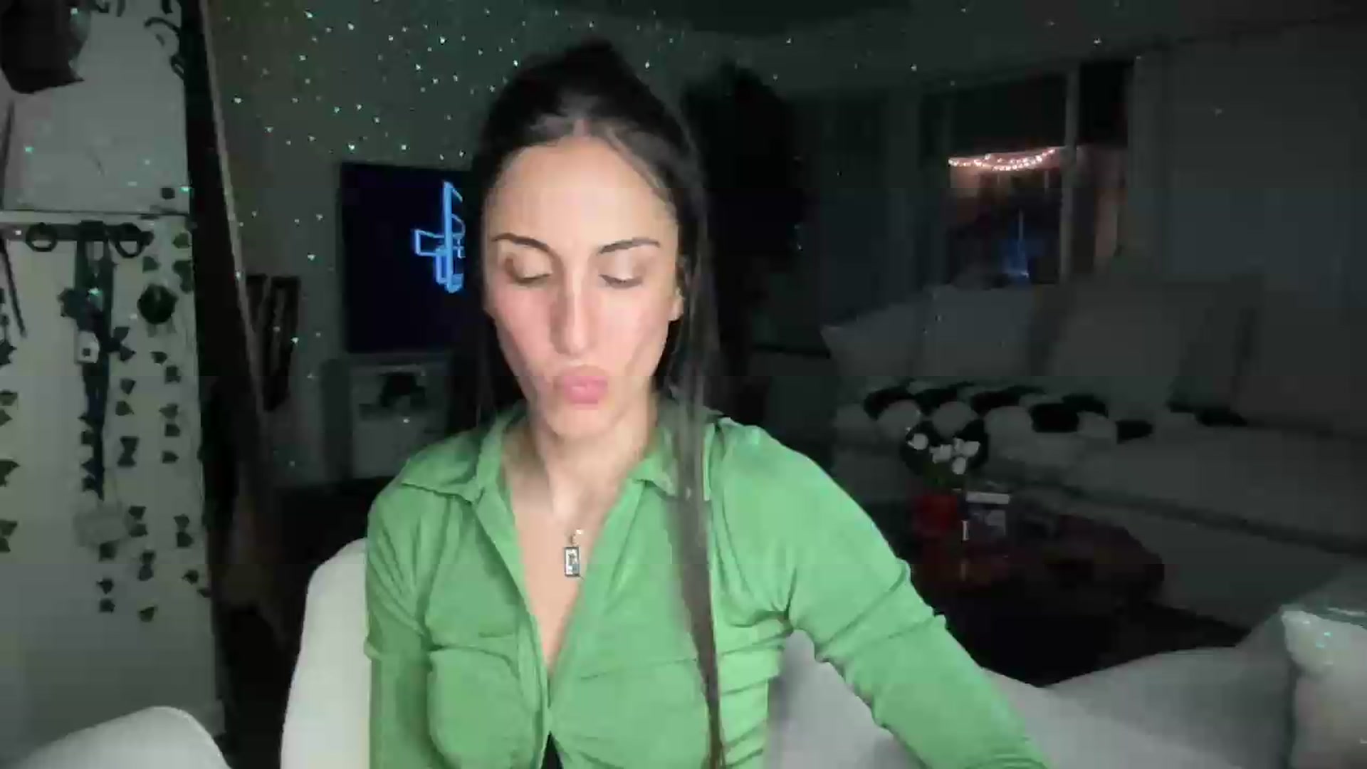 Gallery image thumbnail from LittlePersian's myfreecams stream on, 07/19/2026, 11:36 image 1 of 20