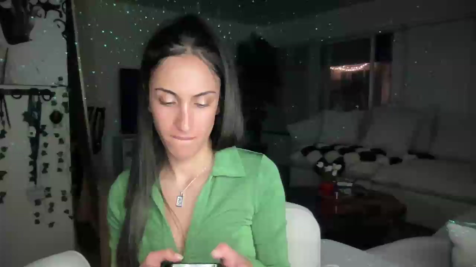Gallery image thumbnail from LittlePersian's myfreecams stream on, 07/19/2026, 11:36 image 10 of 20