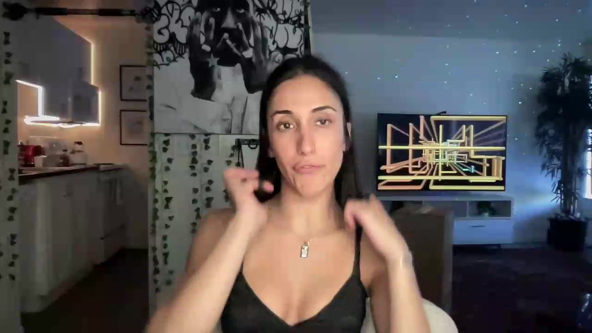 Gallery image thumbnail from LittlePersian's myfreecams stream on, 07/19/2026, 15:37 image 13 of 20