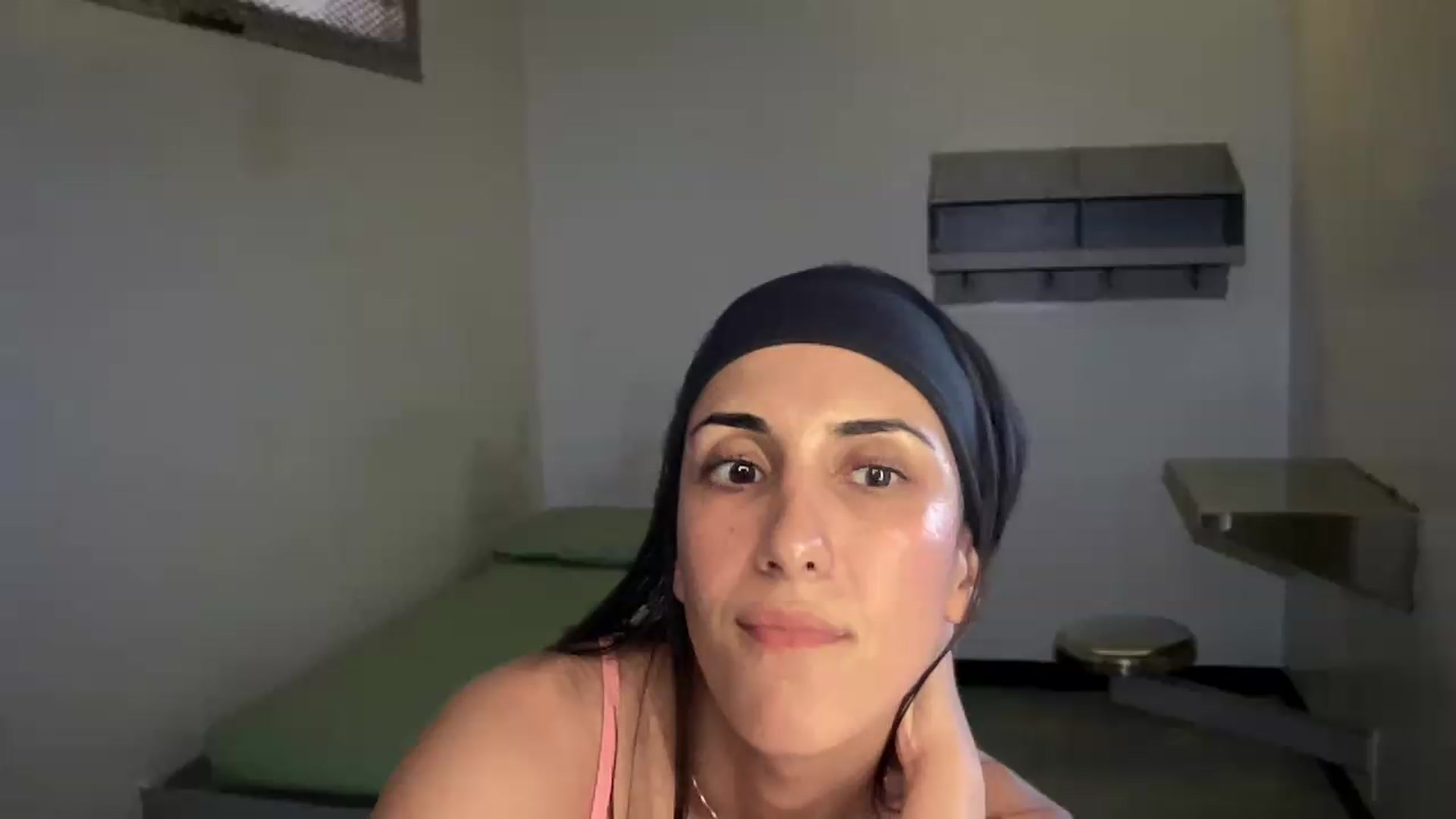Gallery image thumbnail from LittlePersian's myfreecams stream on, 07/19/2026, 18:50 image 3 of 20