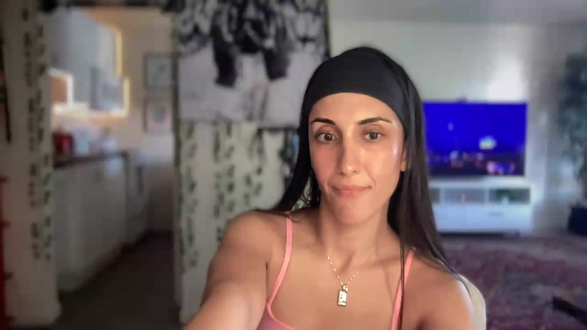 Gallery image thumbnail from LittlePersian's myfreecams stream on, 07/19/2026, 18:50 image 19 of 20