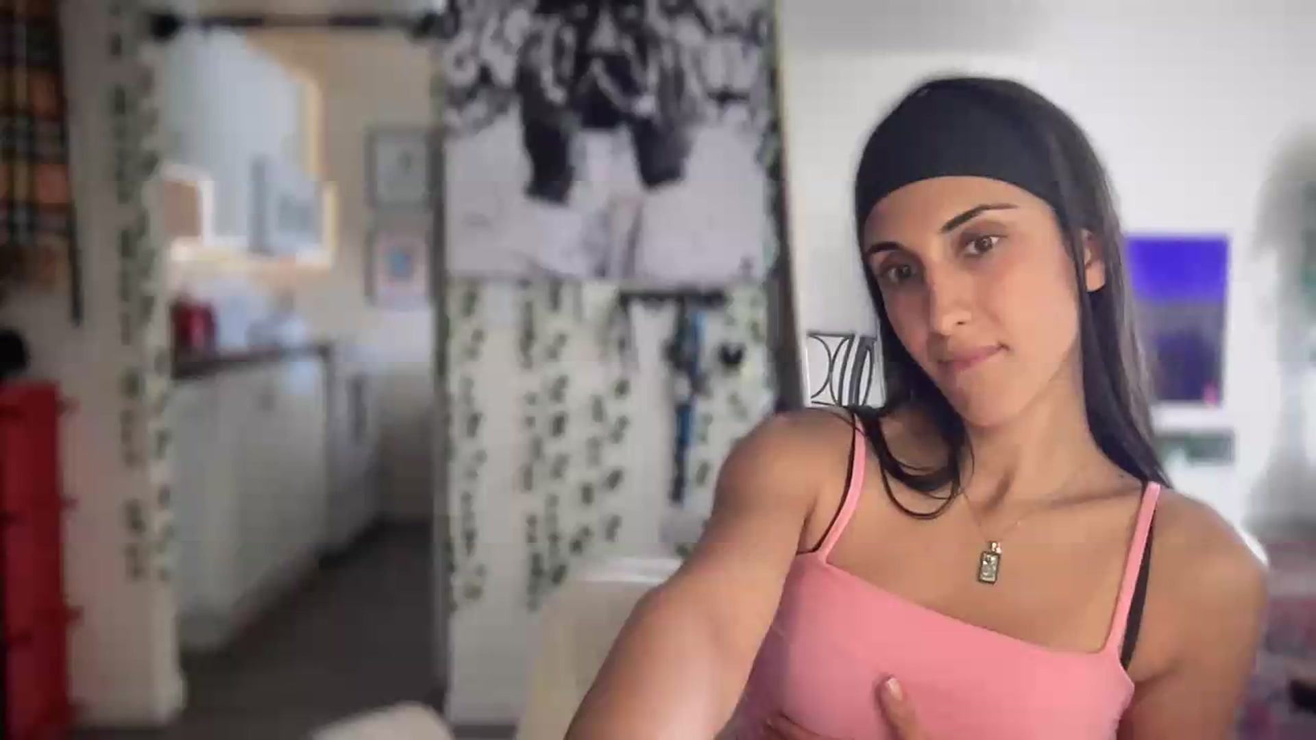 Gallery image thumbnail from LittlePersian's myfreecams stream on, 07/19/2026, 21:14 image 3 of 20