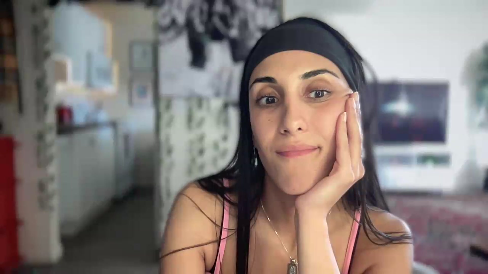 Gallery image thumbnail from LittlePersian's myfreecams stream on, 07/19/2026, 21:14 image 17 of 20