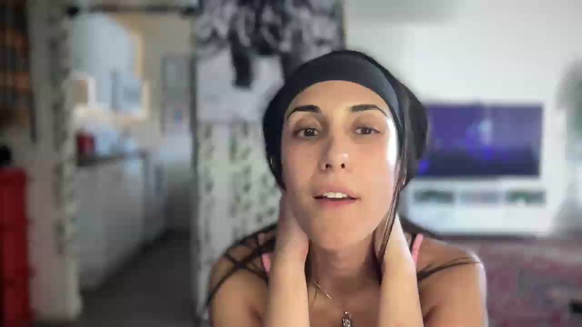 Gallery image thumbnail from LittlePersian's myfreecams stream on, 07/19/2026, 21:14 image 6 of 20