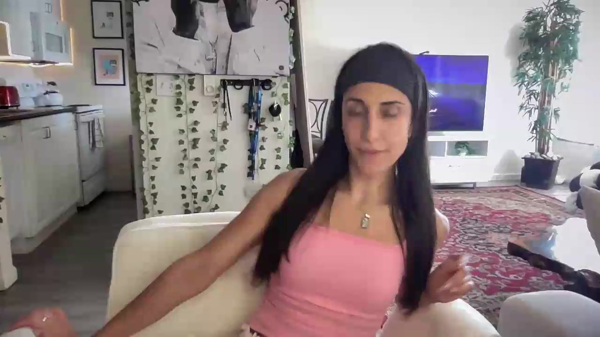 Gallery image thumbnail from LittlePersian's myfreecams stream on, 07/19/2026, 21:44 image 10 of 20