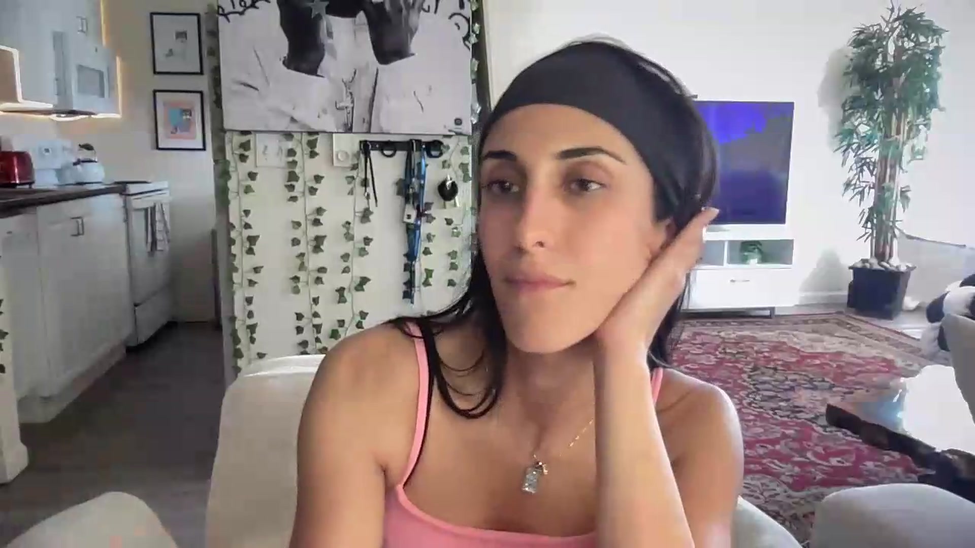 Gallery image thumbnail from LittlePersian's myfreecams stream on, 07/19/2026, 21:44 image 18 of 20