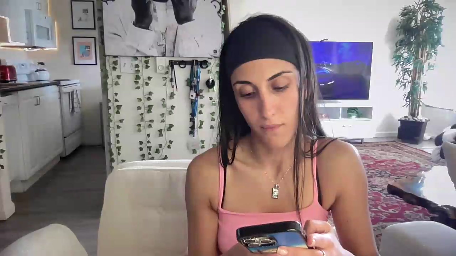 Gallery image thumbnail from LittlePersian's myfreecams stream on, 07/19/2026, 21:44 image 15 of 20