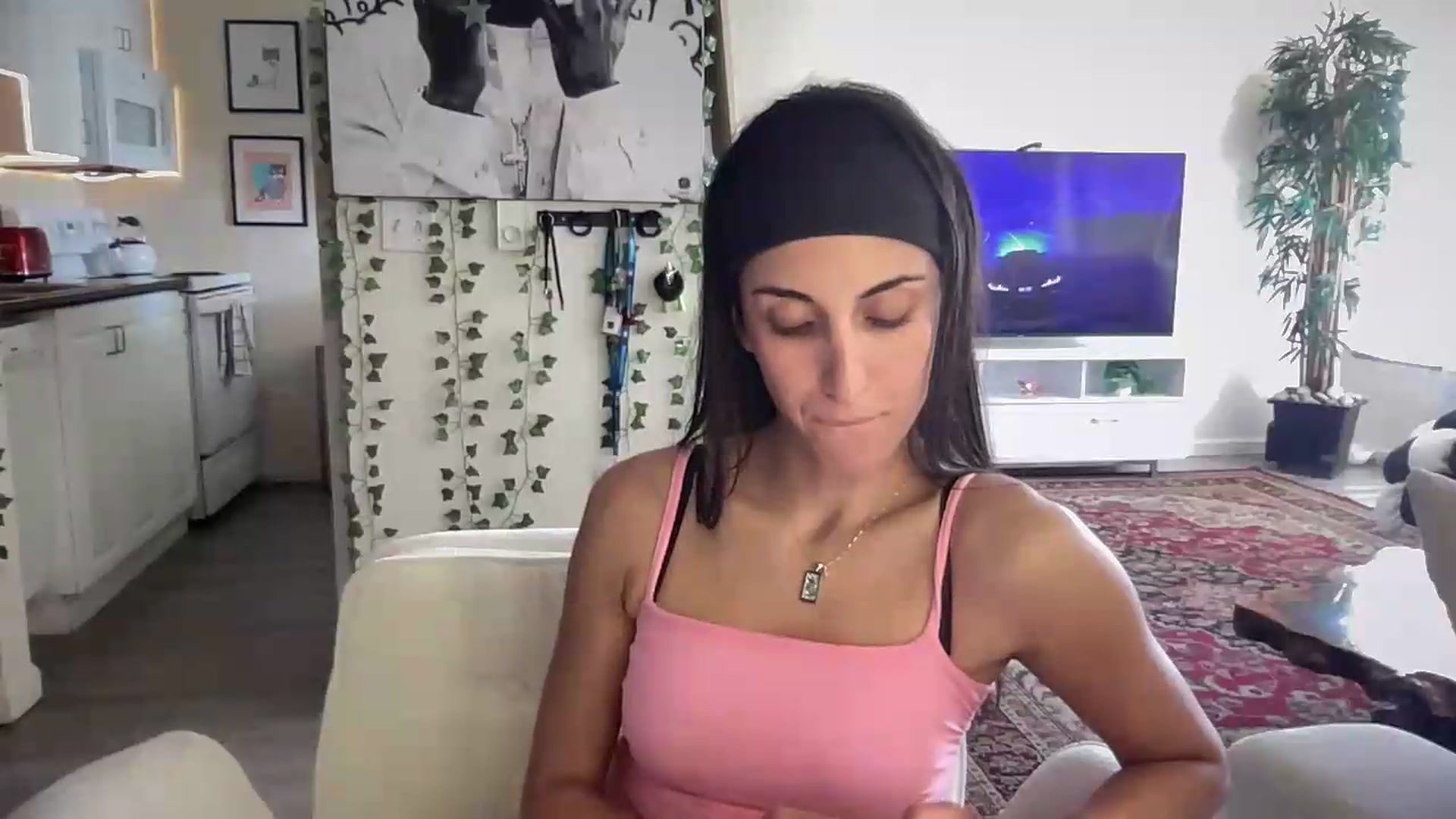 Gallery image thumbnail from LittlePersian's myfreecams stream on, 07/19/2026, 21:44 image 19 of 20