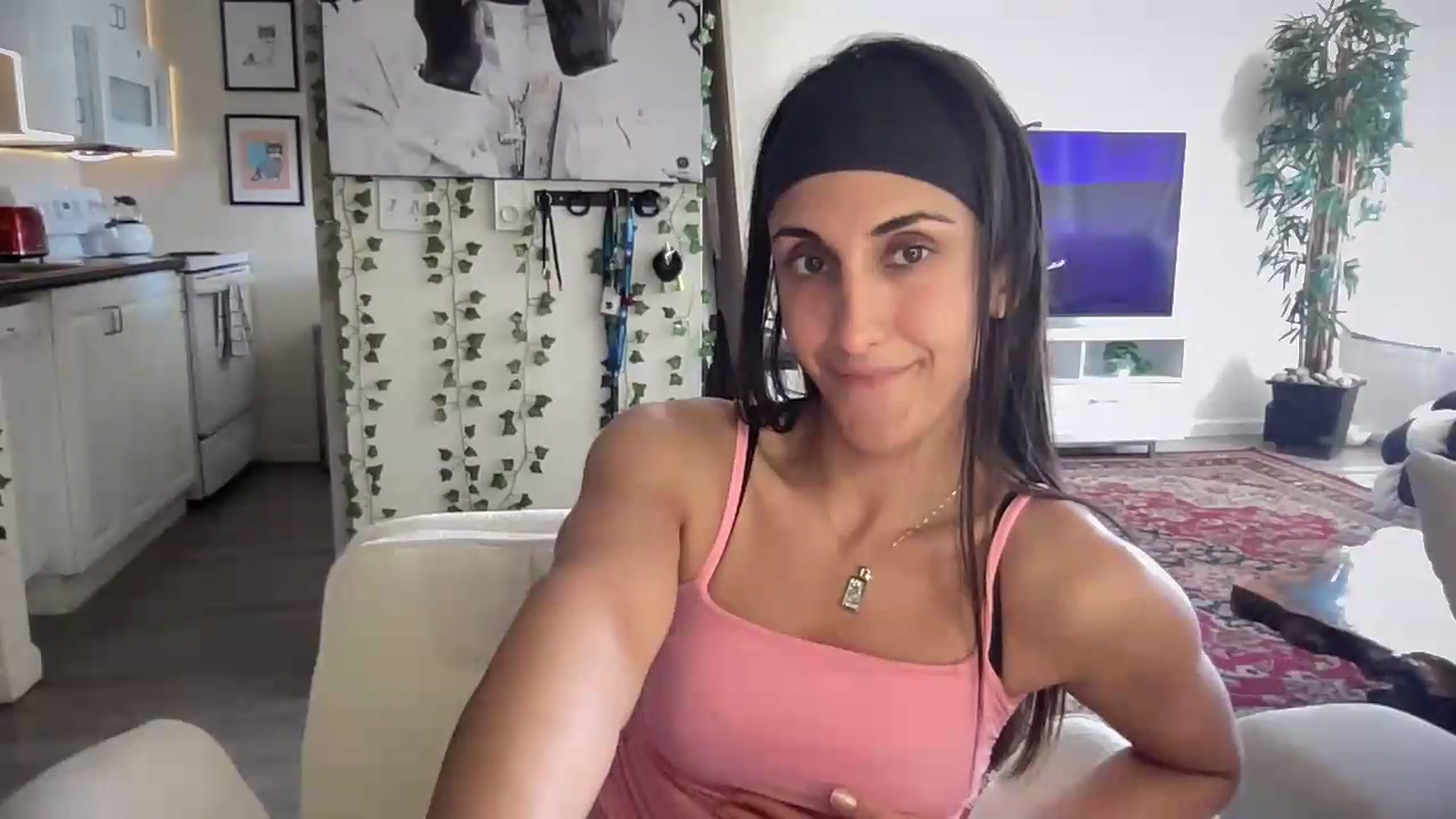 Gallery image thumbnail from LittlePersian's myfreecams stream on, 07/19/2026, 21:44 image 11 of 20