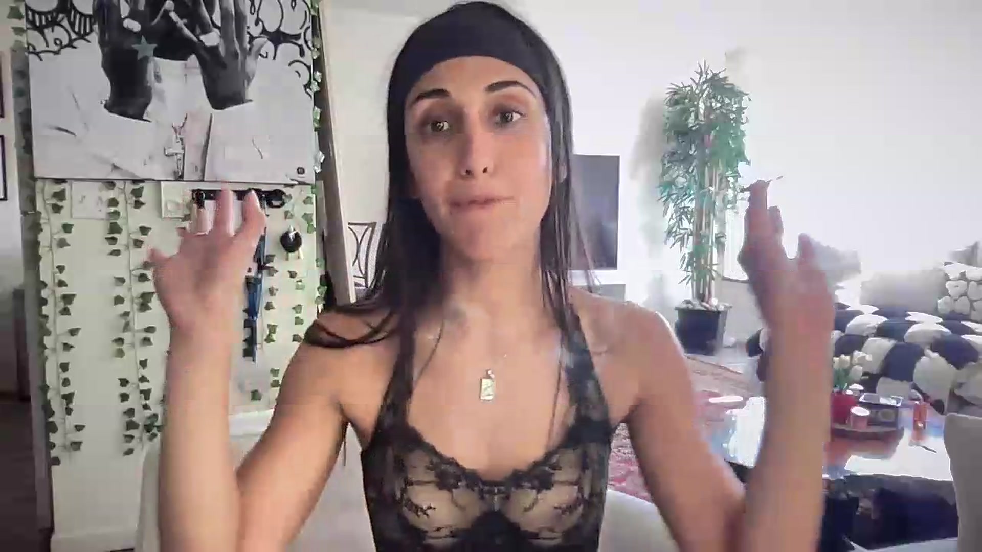 Gallery image thumbnail from LittlePersian's myfreecams stream on, 07/19/2026, 22:41 image 13 of 20