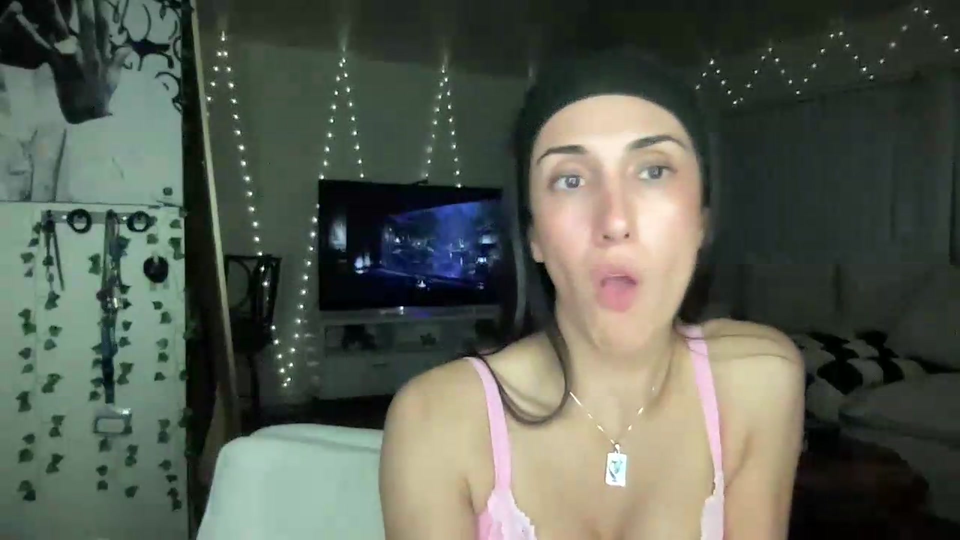 Gallery image thumbnail from LittlePersian's myfreecams stream on, 07/26/2026, 11:55 image 13 of 20