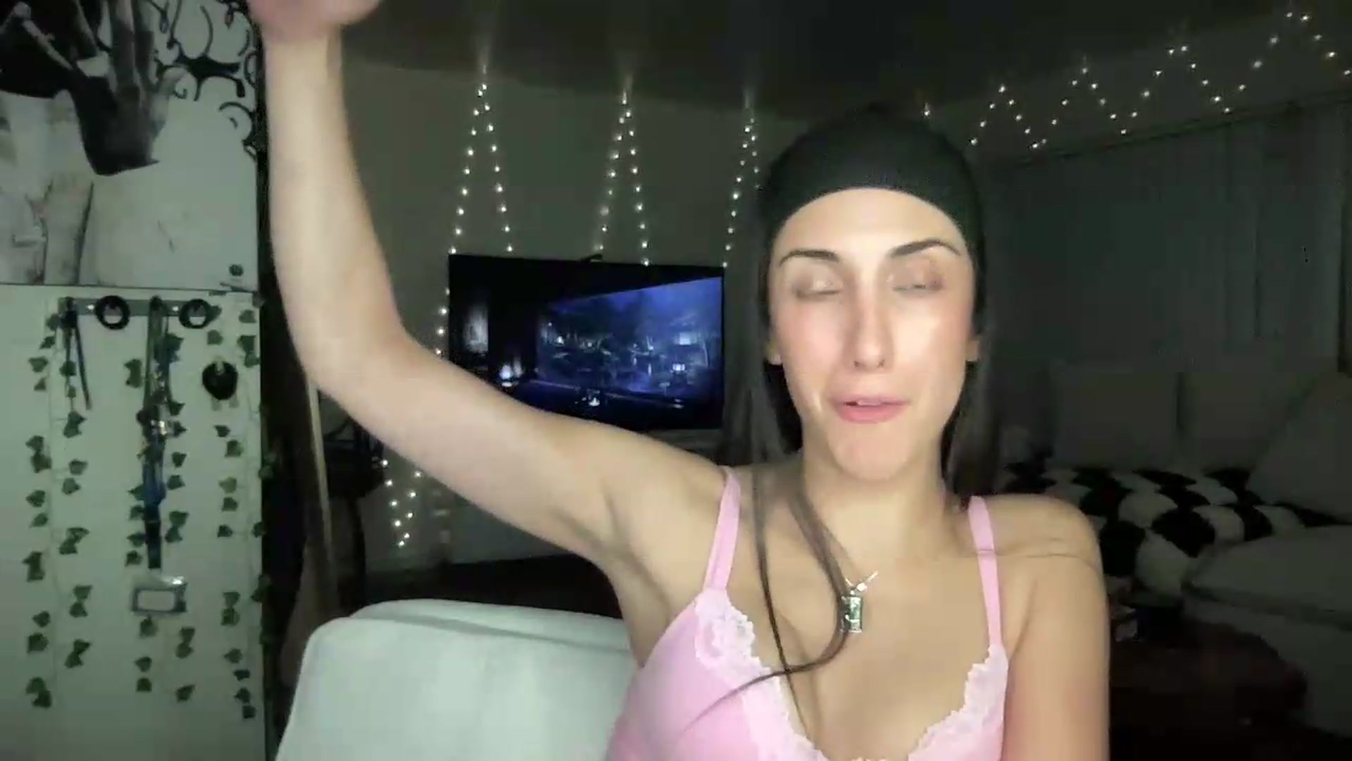 Gallery image thumbnail from LittlePersian's myfreecams stream on, 07/26/2026, 11:55 image 14 of 20