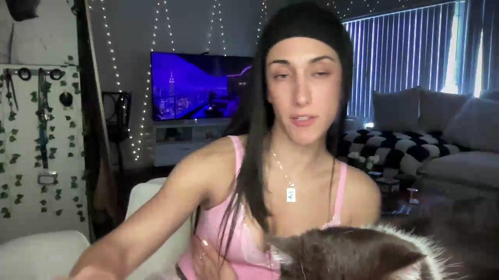 Gallery image thumbnail from LittlePersian's myfreecams stream on, 07/26/2026, 13:42 image 12 of 20