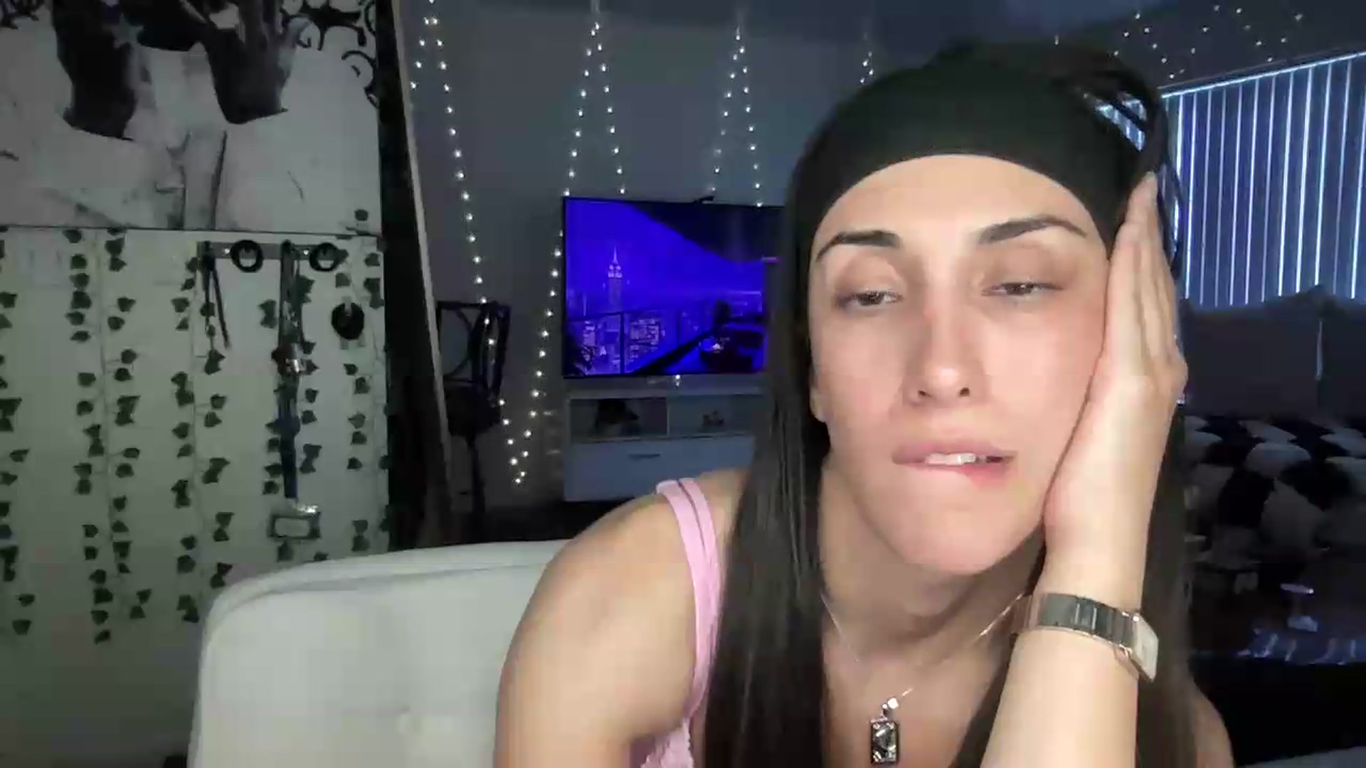 Gallery image thumbnail from LittlePersian's myfreecams stream on, 07/26/2026, 13:42 image 20 of 20