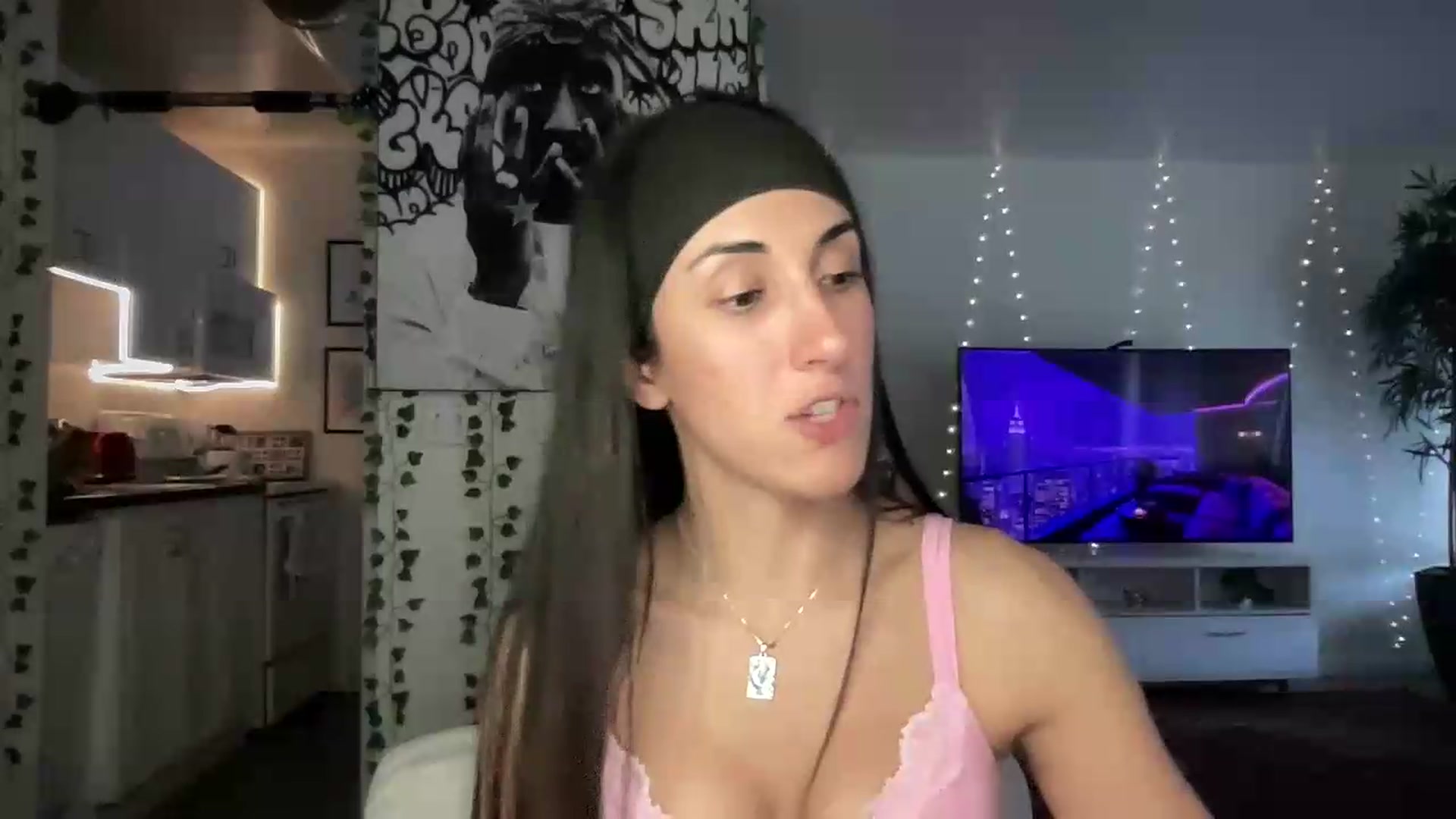 Gallery image thumbnail from LittlePersian's myfreecams stream on, 07/26/2026, 14:38 image 6 of 20