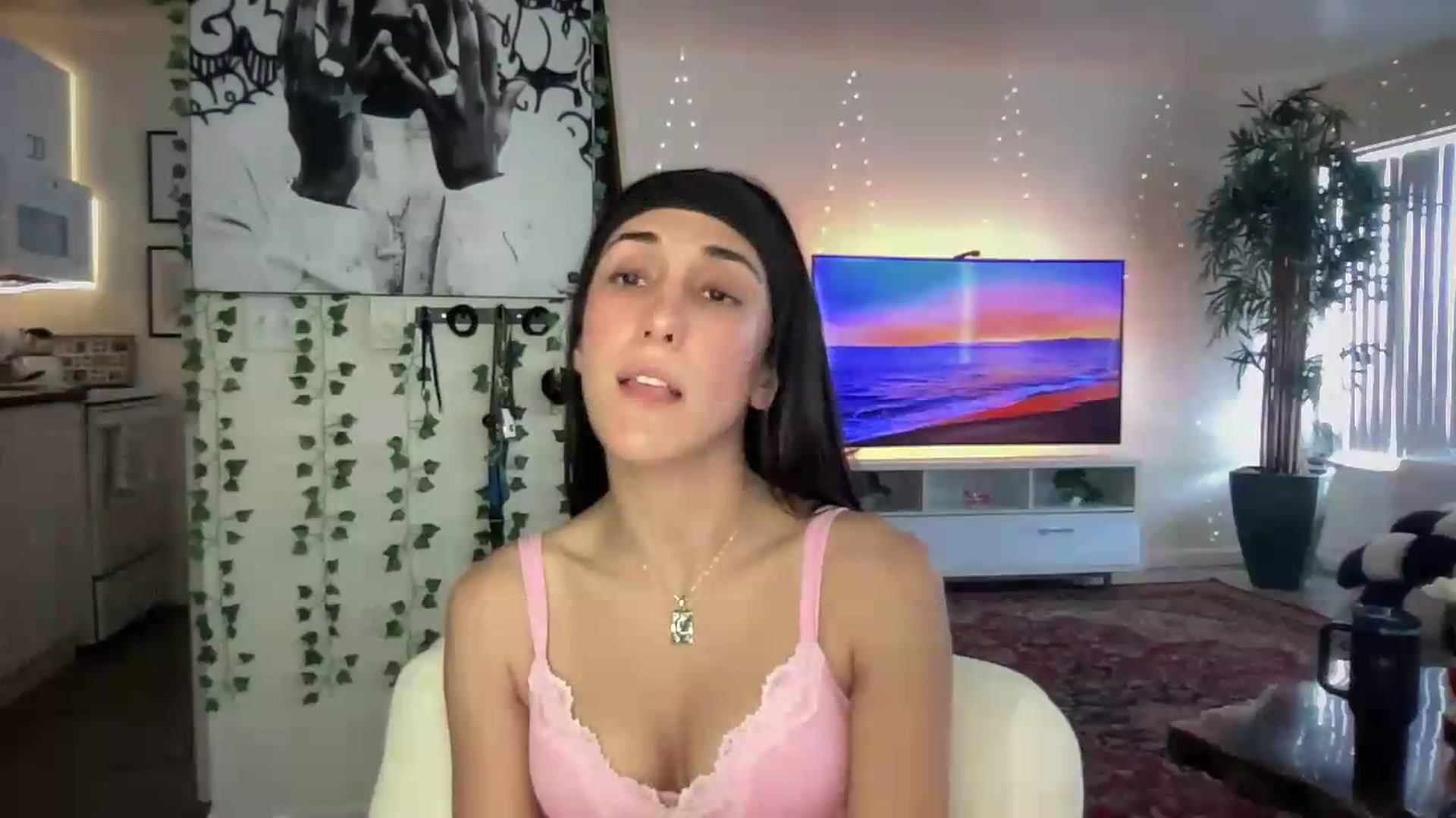 Gallery image thumbnail from LittlePersian's myfreecams stream on, 07/26/2026, 19:08 image 3 of 20