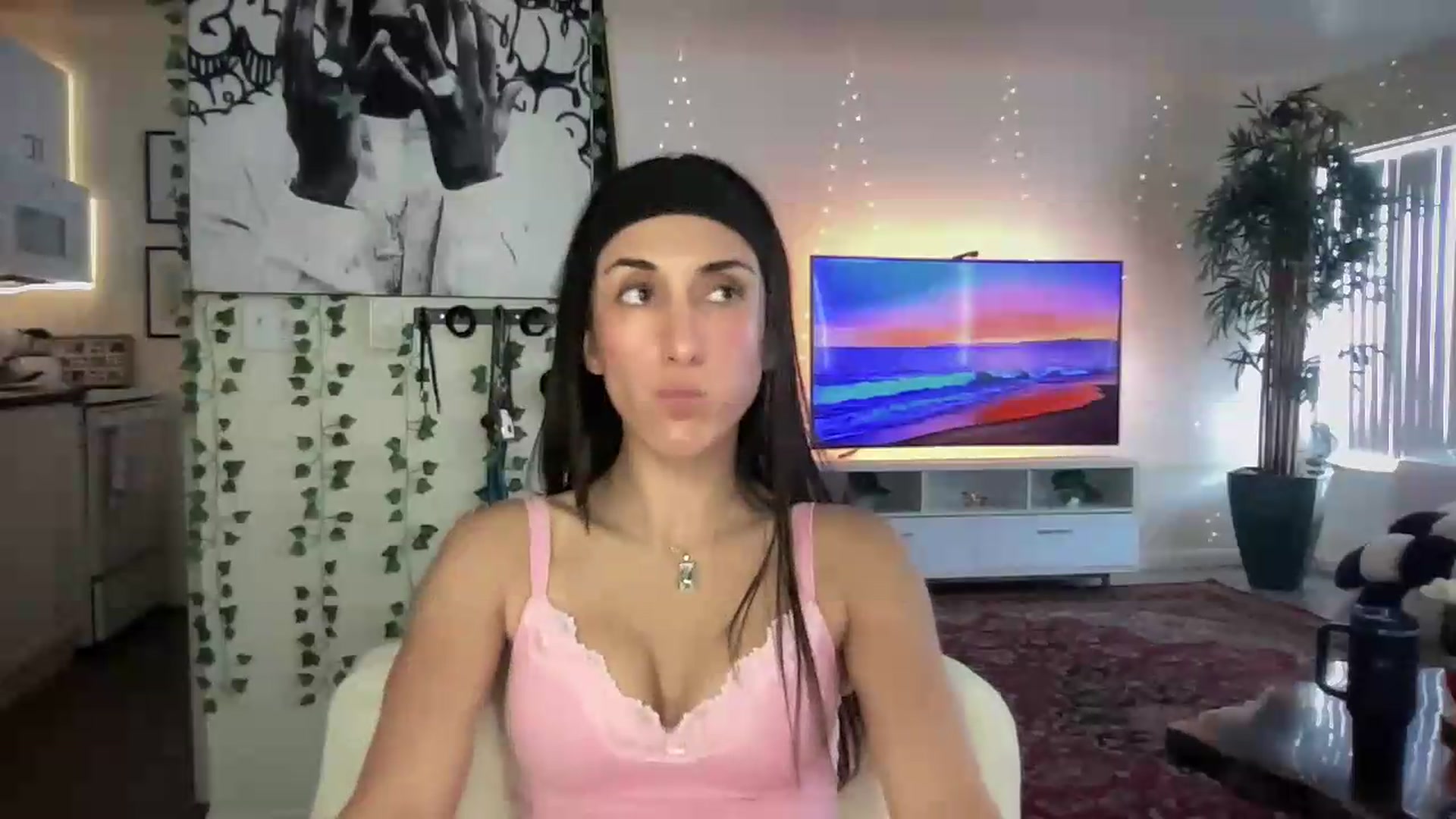 Gallery image thumbnail from LittlePersian's myfreecams stream on, 07/26/2026, 19:08 image 7 of 20