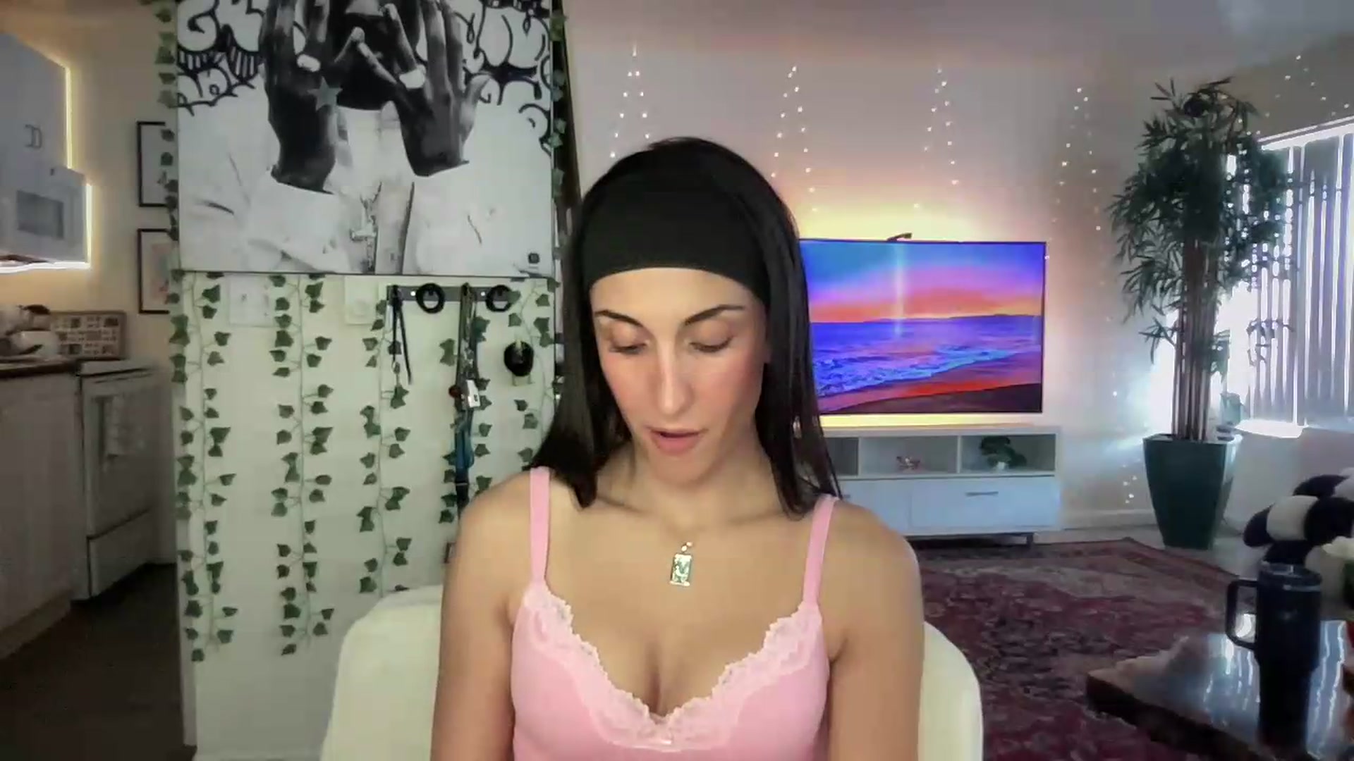 Gallery image thumbnail from LittlePersian's myfreecams stream on, 07/26/2026, 19:08 image 15 of 20