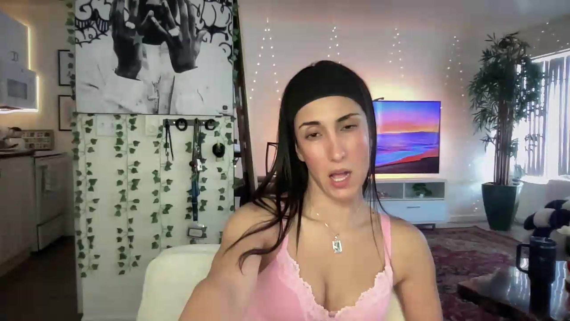 Gallery image thumbnail from LittlePersian's myfreecams stream on, 07/26/2026, 19:08 image 11 of 20
