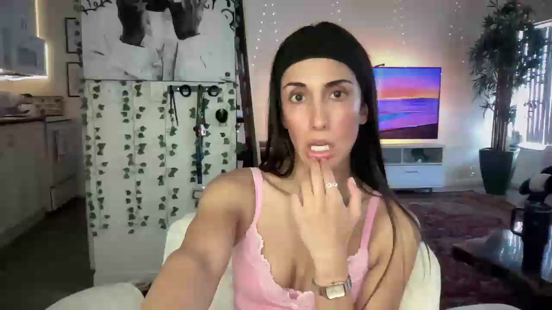 Gallery image thumbnail from LittlePersian's myfreecams stream on, 07/26/2026, 19:28 image 1 of 20