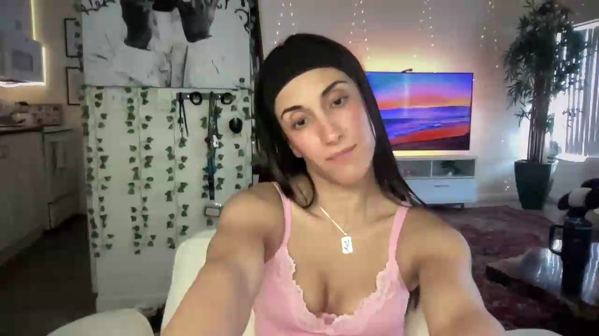 Gallery image thumbnail from LittlePersian's myfreecams stream on, 07/26/2026, 19:28 image 4 of 20