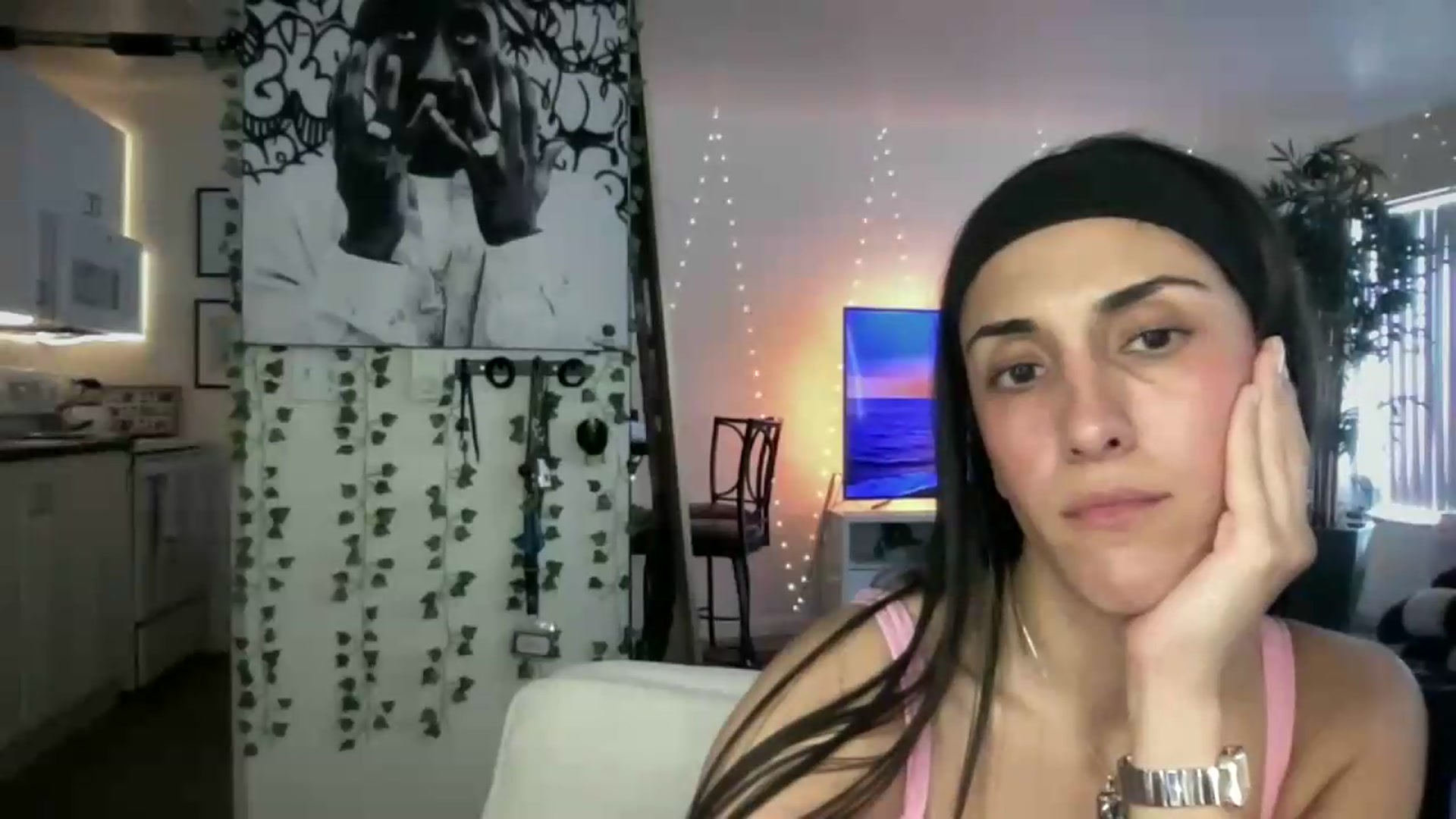 Gallery image thumbnail from LittlePersian's myfreecams stream on, 07/26/2026, 19:28 image 16 of 20