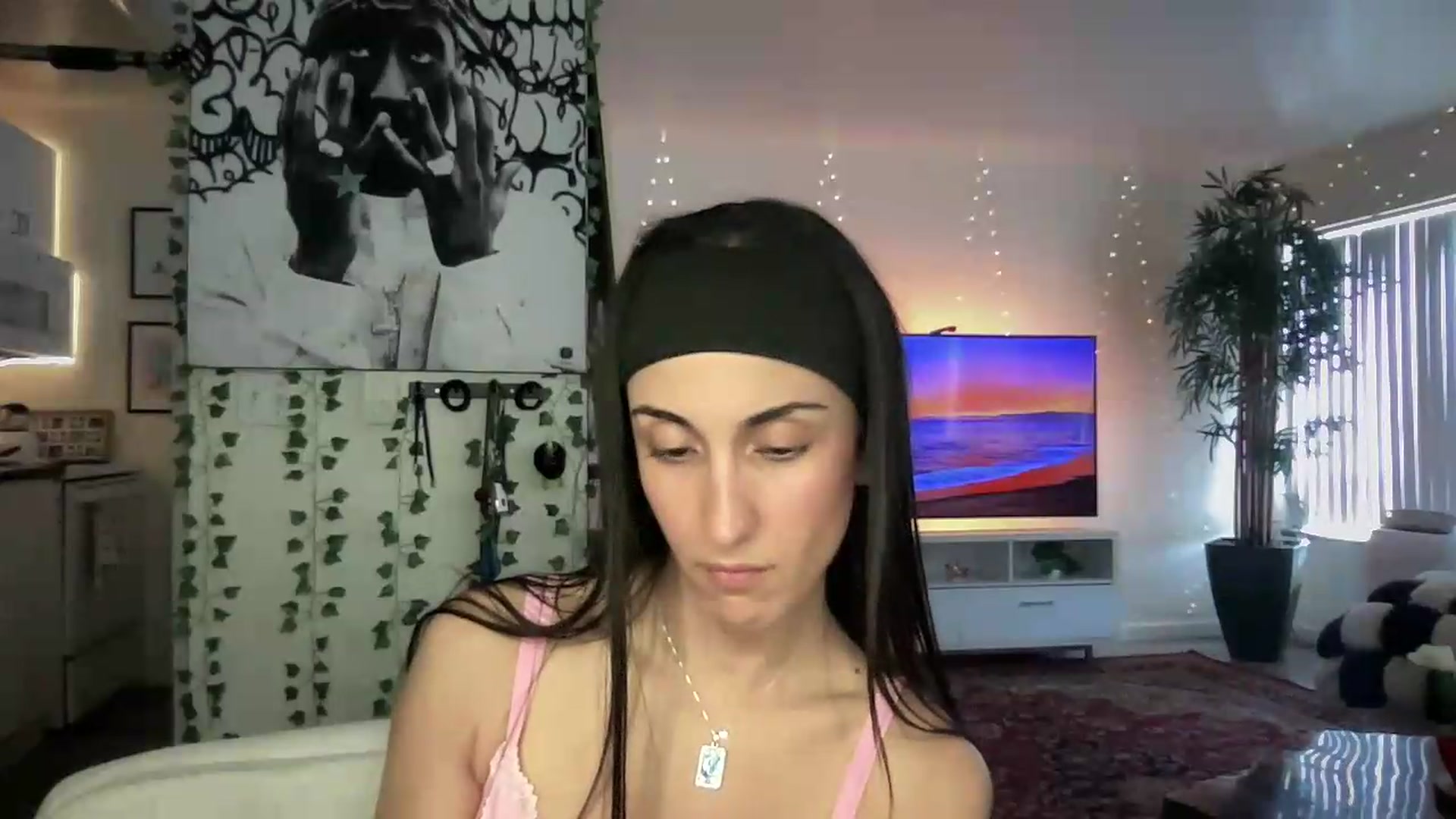 Gallery image thumbnail from LittlePersian's myfreecams stream on, 07/26/2026, 21:21 image 19 of 20